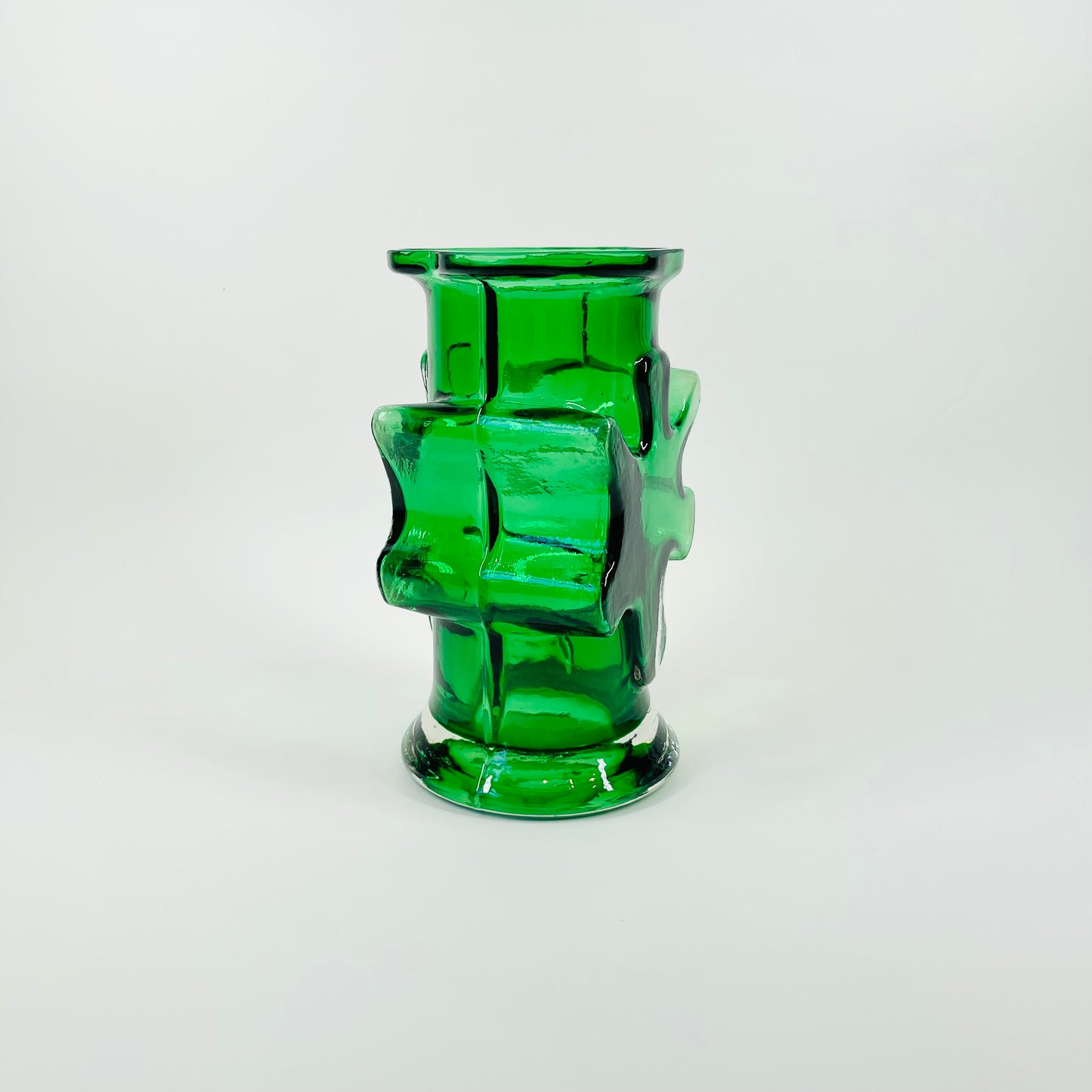 1970s FINNISH KASPERI GREEN GLASS VASE