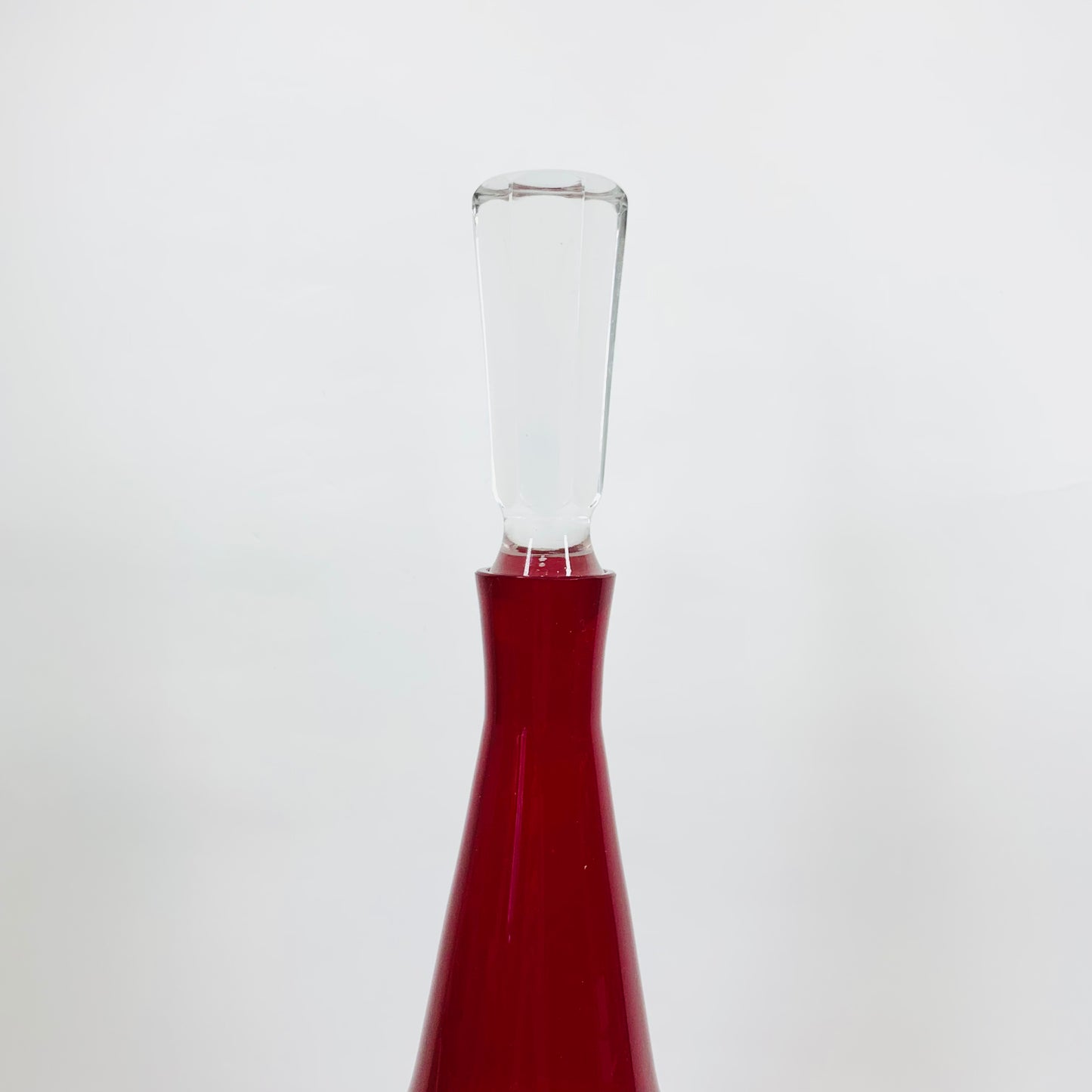 RUBY GLASS DECANTER