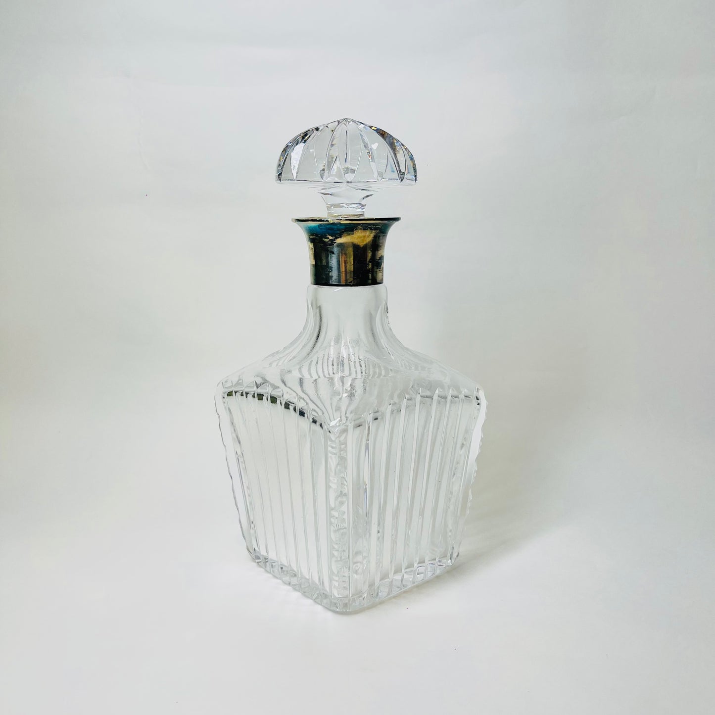 BB CUT CRYSTAL DECANTER