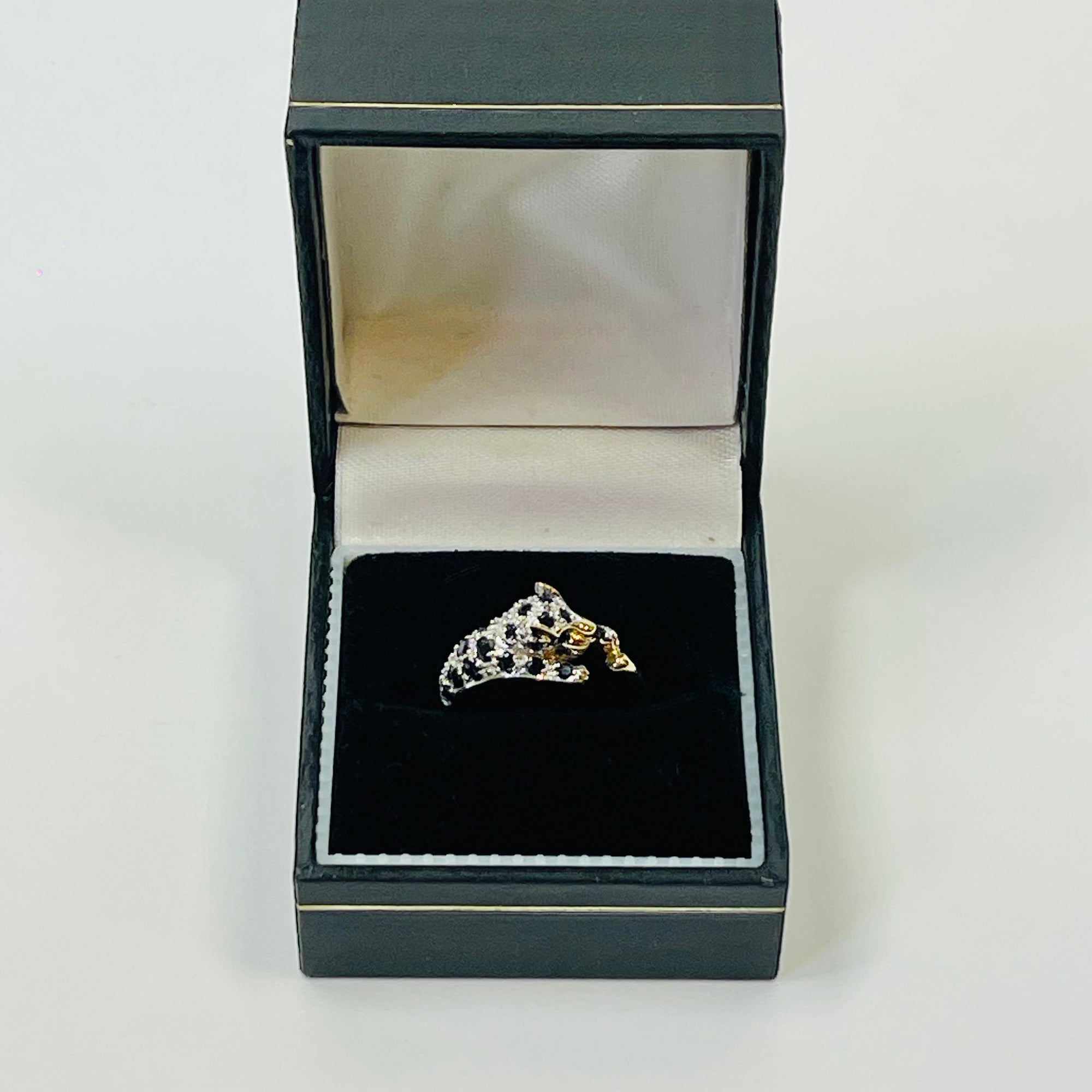 1970s 9 MIXED 14K WHITE YELLOW GOLD DIAMOND BLACK SAPPHIRE SNOW LEOPARD RING