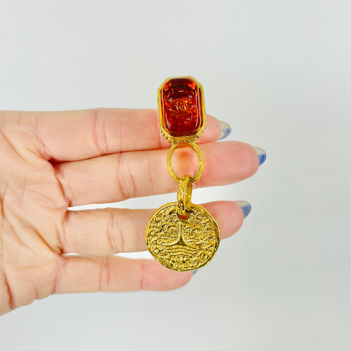 1993 CHANEL GRIPOIX AMBER GLASS COIN DROP CLIP ON EARRINGS
