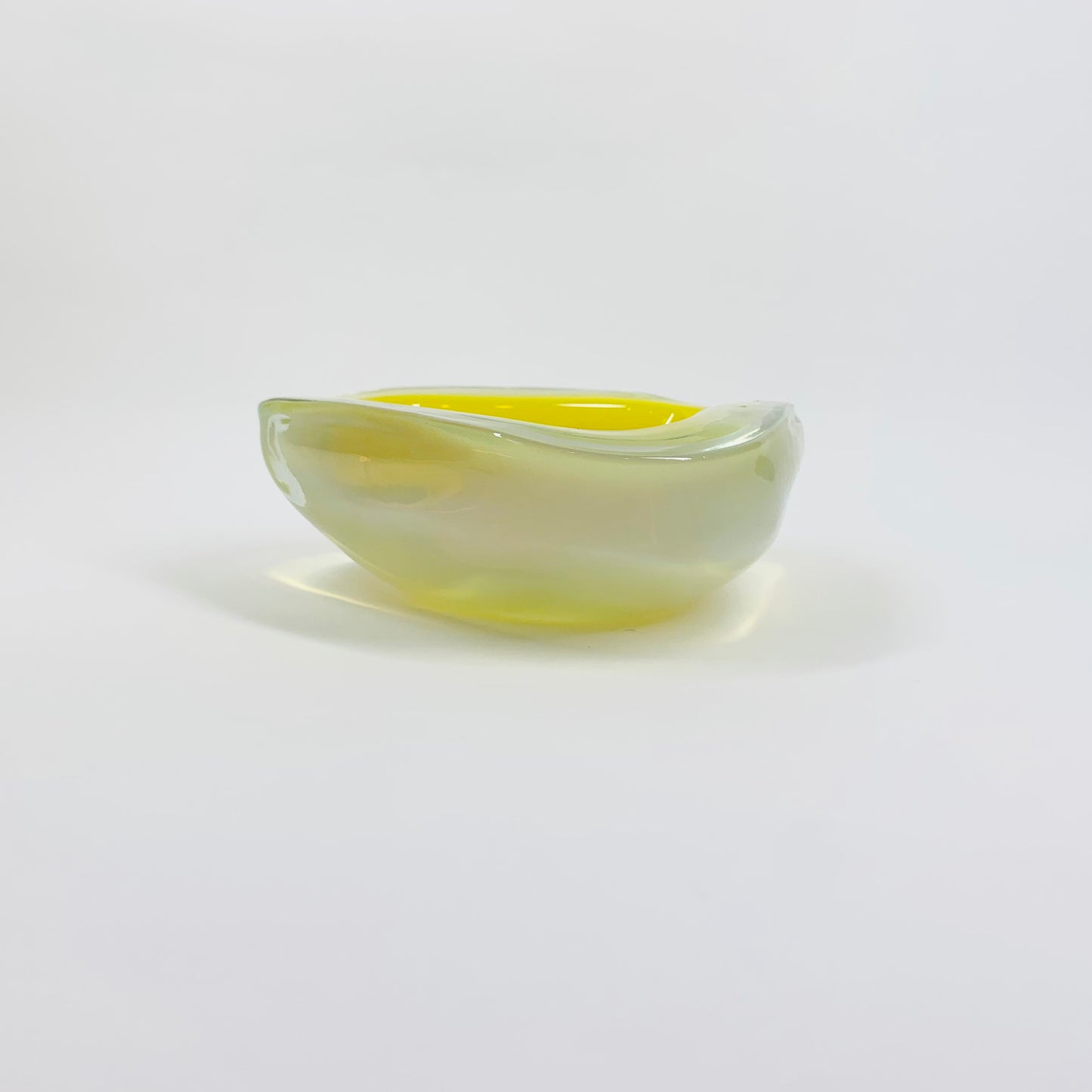 1950s LEMON OPALESCENT GLASS BOWL/ASHTRAY