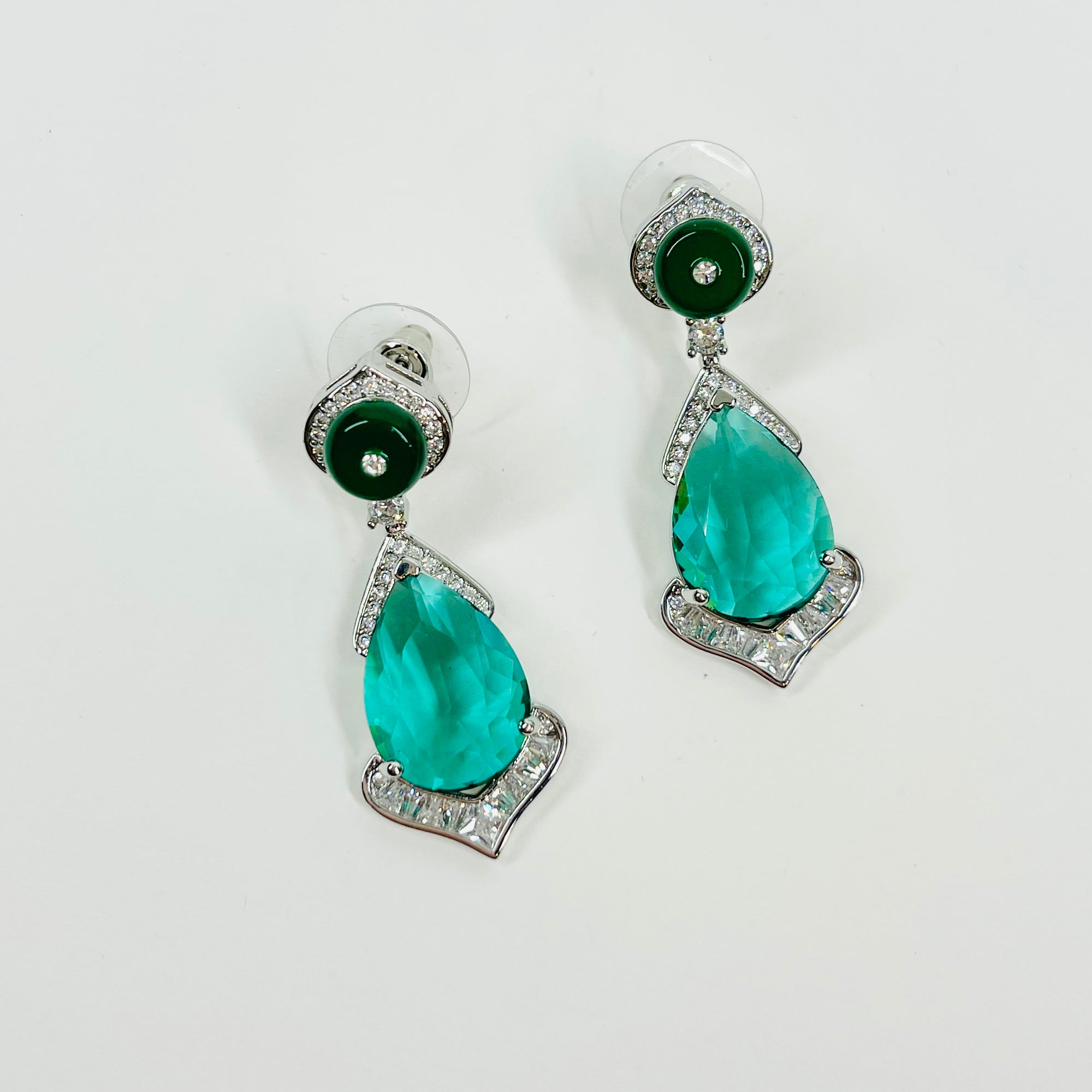 VINTAGE ART DECO STYLE GP COSTUME GREEN DIAMONTE DROP PIERCED EARRINGS