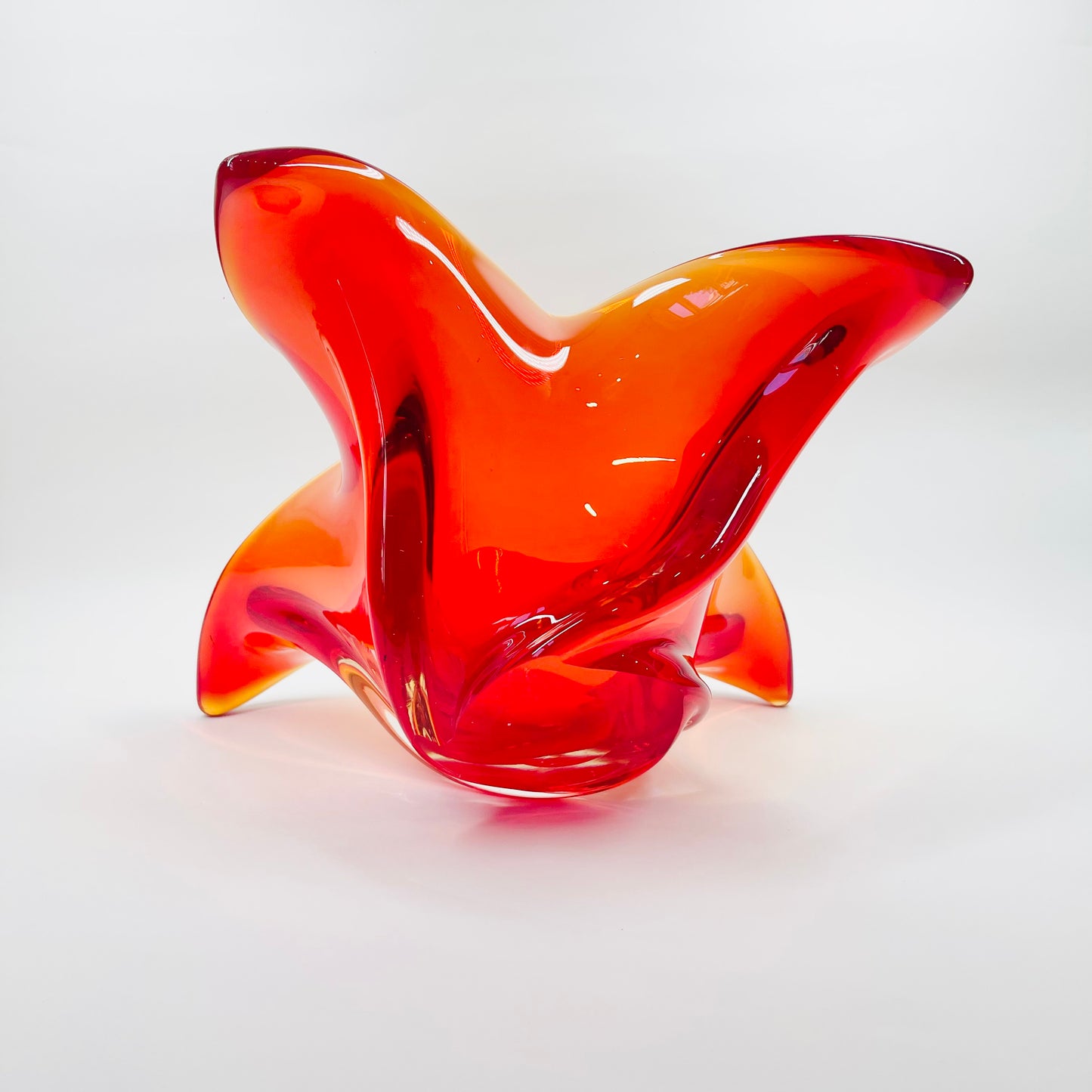 1970s JAPANESE RED ORANGE OMBRE GLASS BOWL