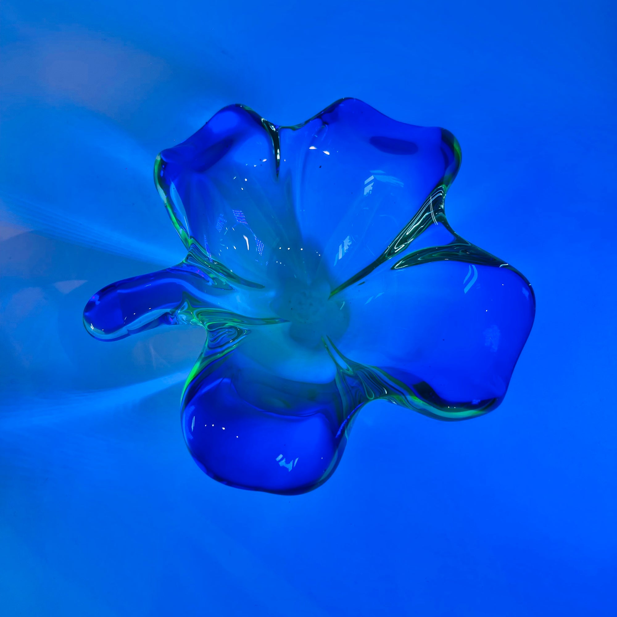 1940s URANIUM MURANO BLUE SOMMERSO GLASS BOWL