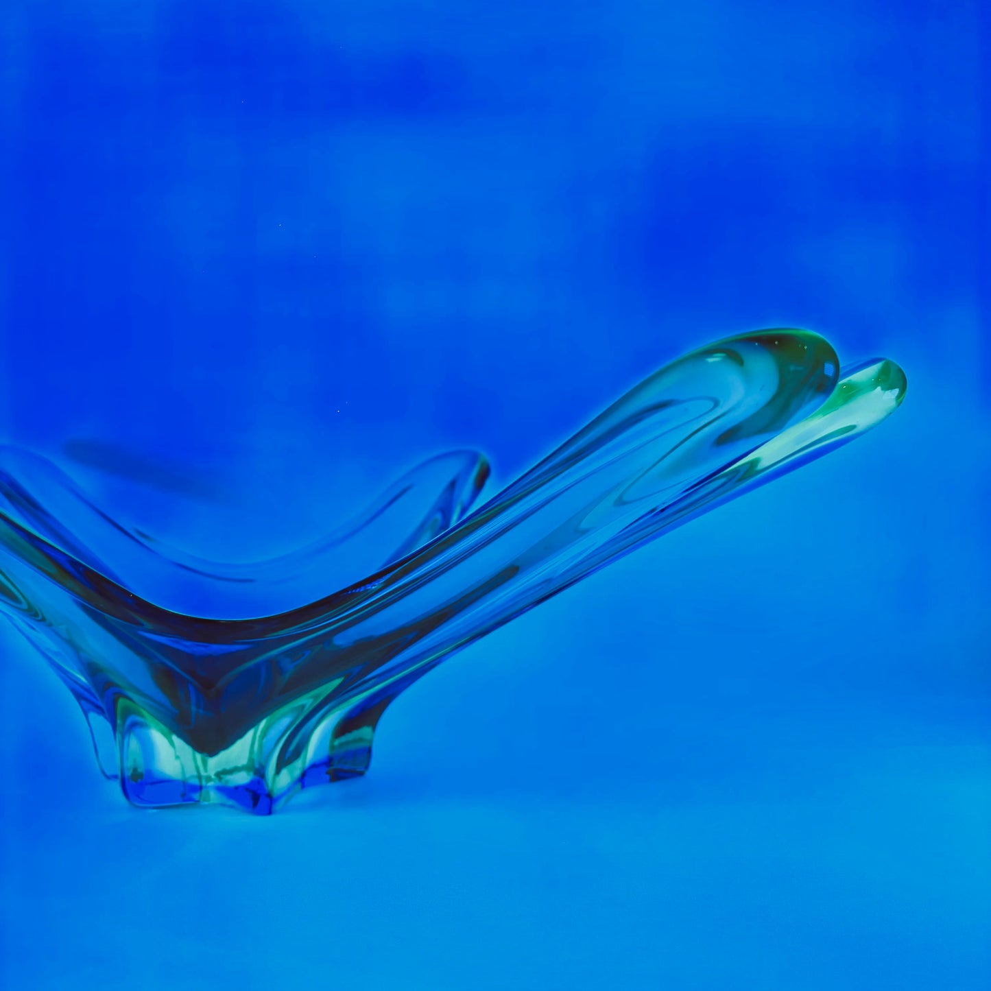 1940s URANIUM MURANO BLUE SOMMERSO GLASS BOWL