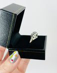 1950s 9K MIXED 14K WHITE YELLOW GOLD DIAMOND SAPPHIRE SNOW LEOPARD RING (M)