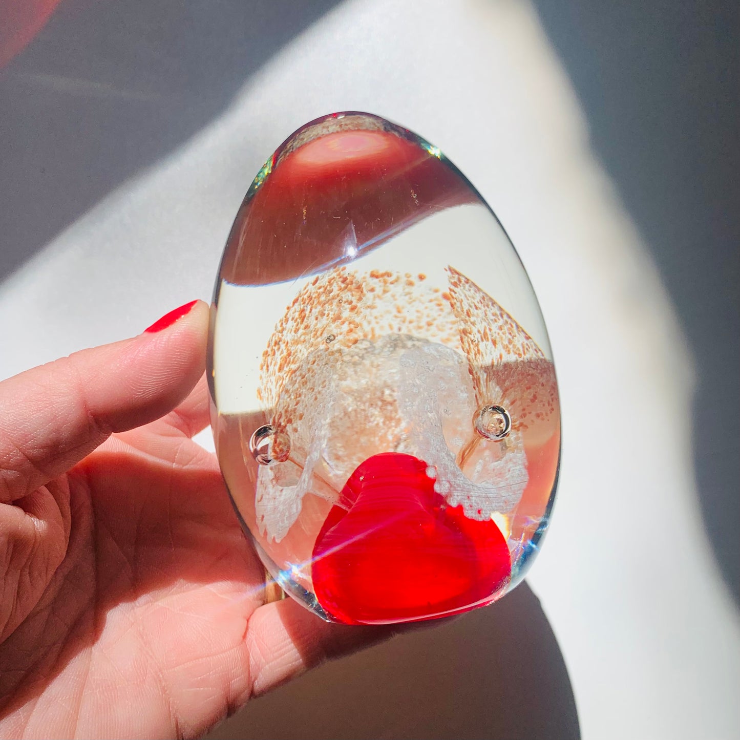 1980s RED WHITE FLOWER ART GLASS PAPERWEIGHT