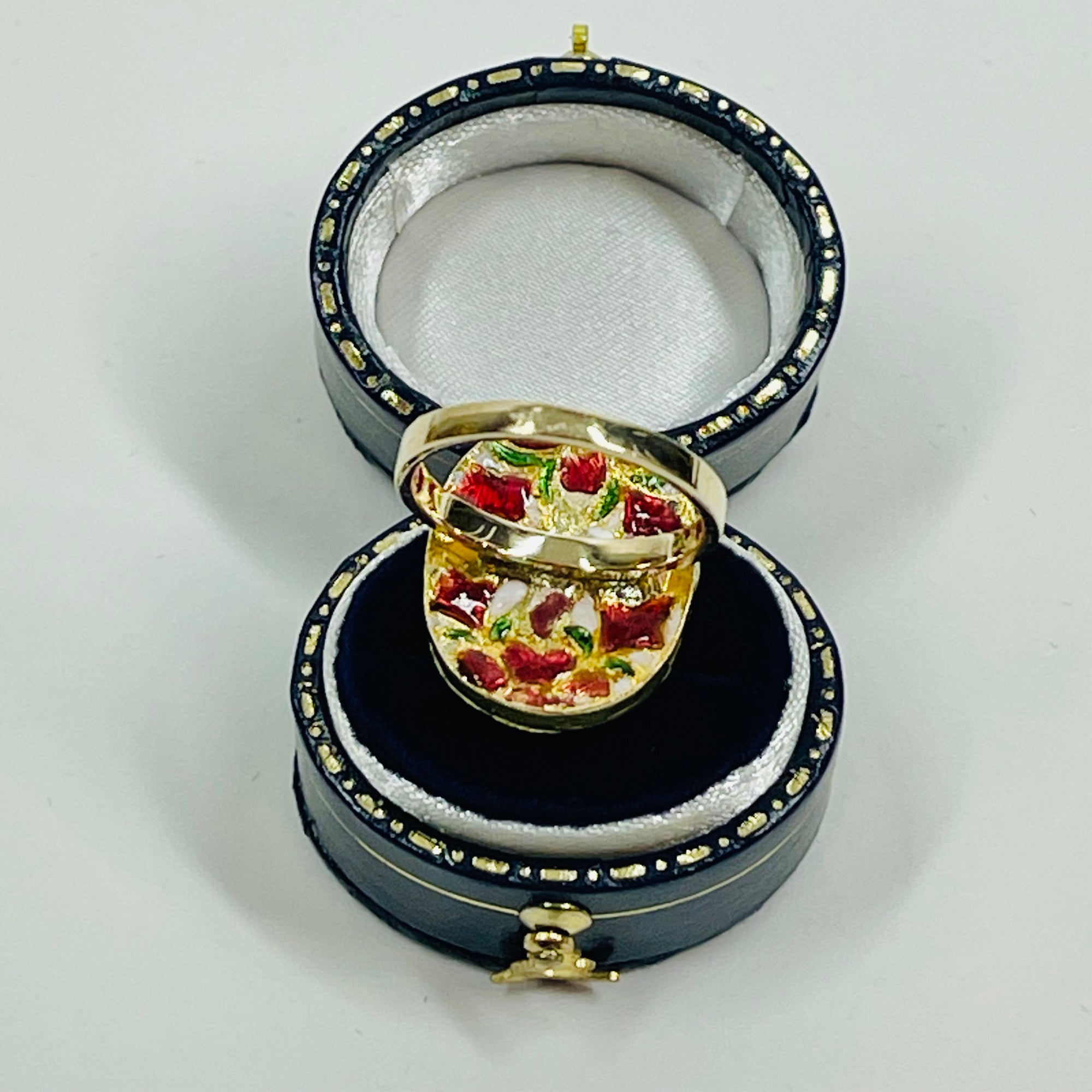 ANTIQUE 22K GOLD INDIAN POLKI RAW DIAMOND RING WITH GREEN ENAMEL