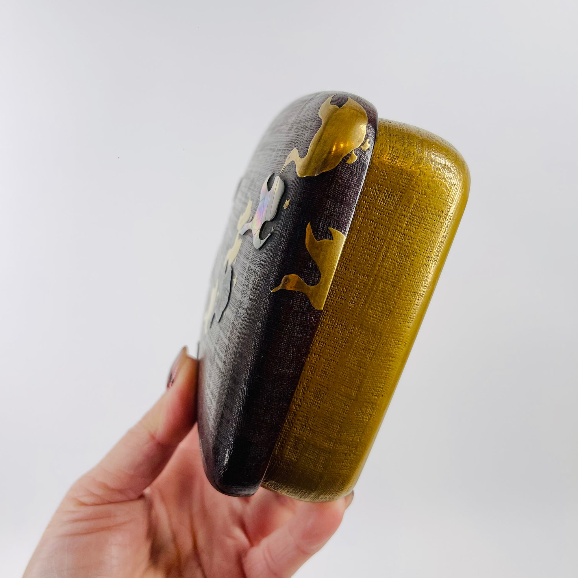 ANTIQUE 19th CENTURY JAPANESE URUSHI LACQUER BOX