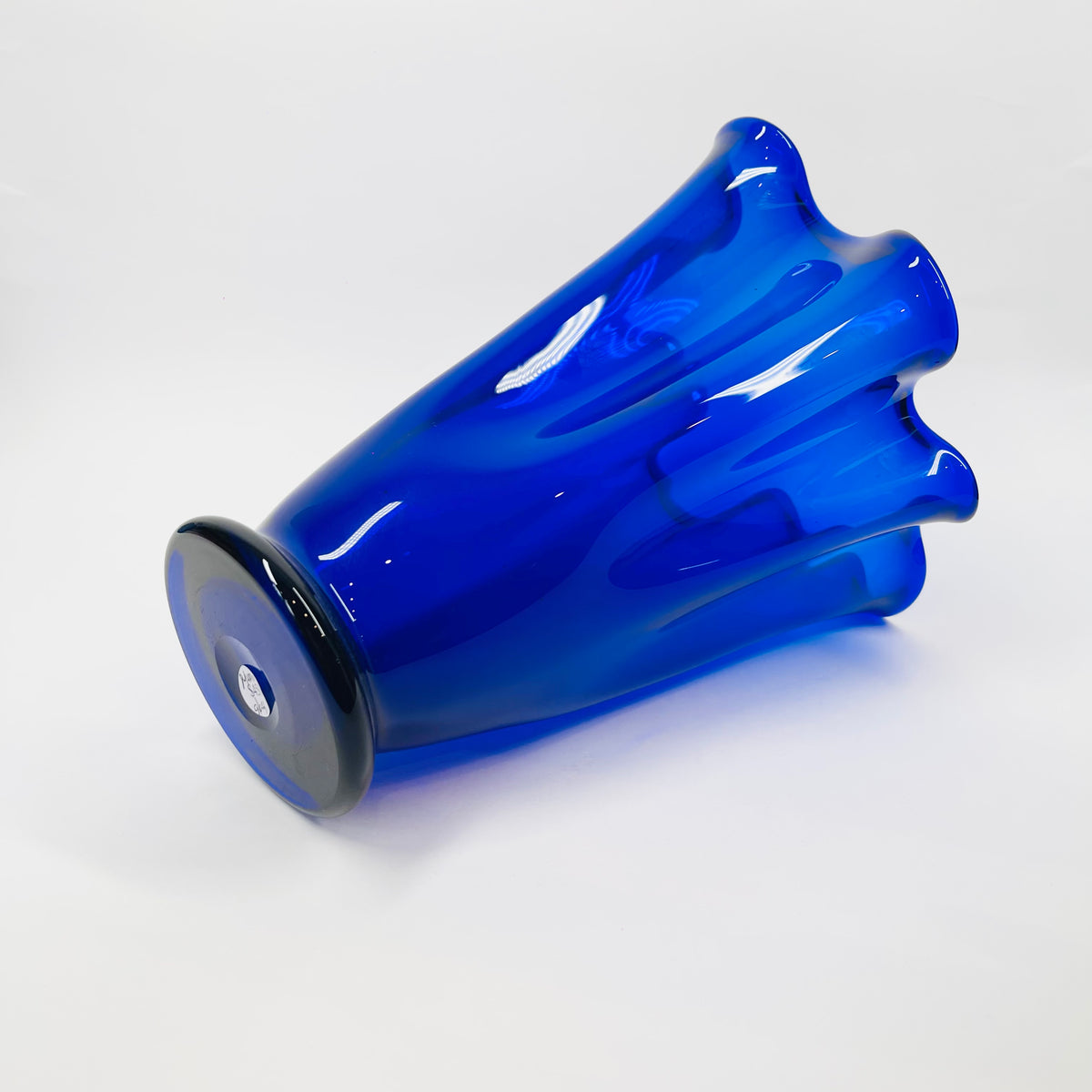 1960s MURANO COBALT BLUE FAZZOLETTO HANDKERCHIEF GLASS VASE