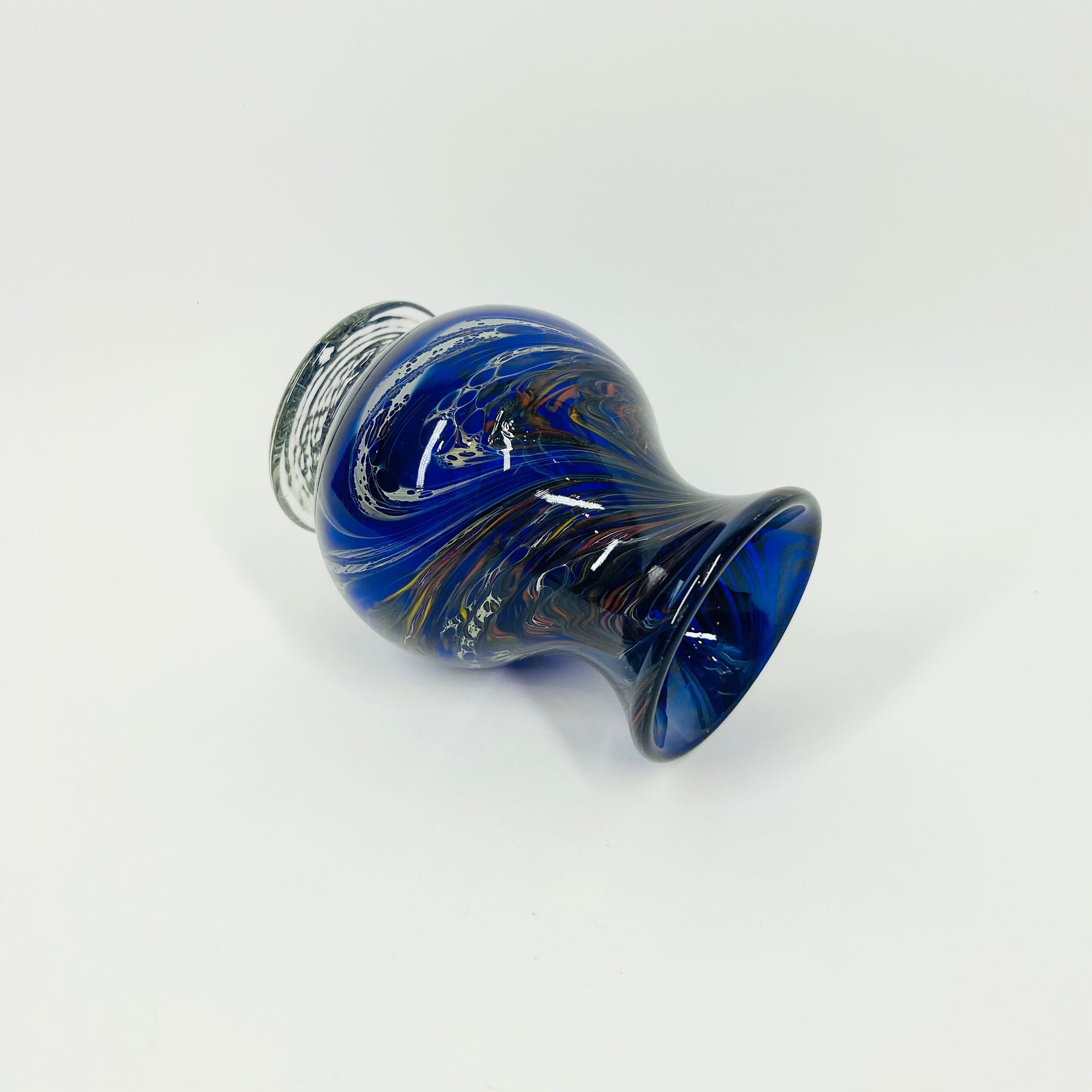 1980s AUSTRALIAN MOUTH BLOWN BLUE SPATTER ART GLASS MINI POSY VASE BY STEPHEN MORRIS
