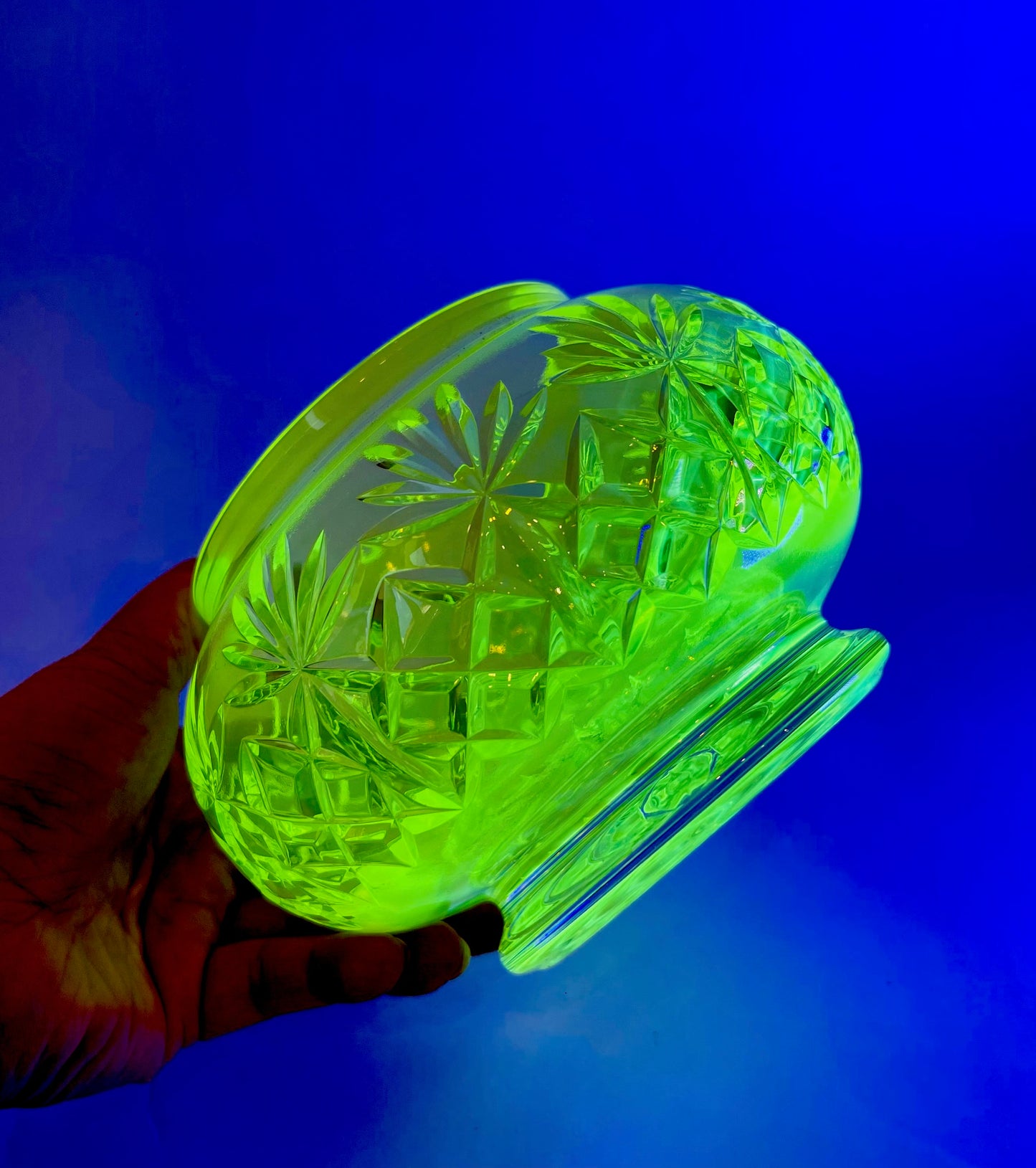 URANIUM GLASS ROSE BOWL/VASE