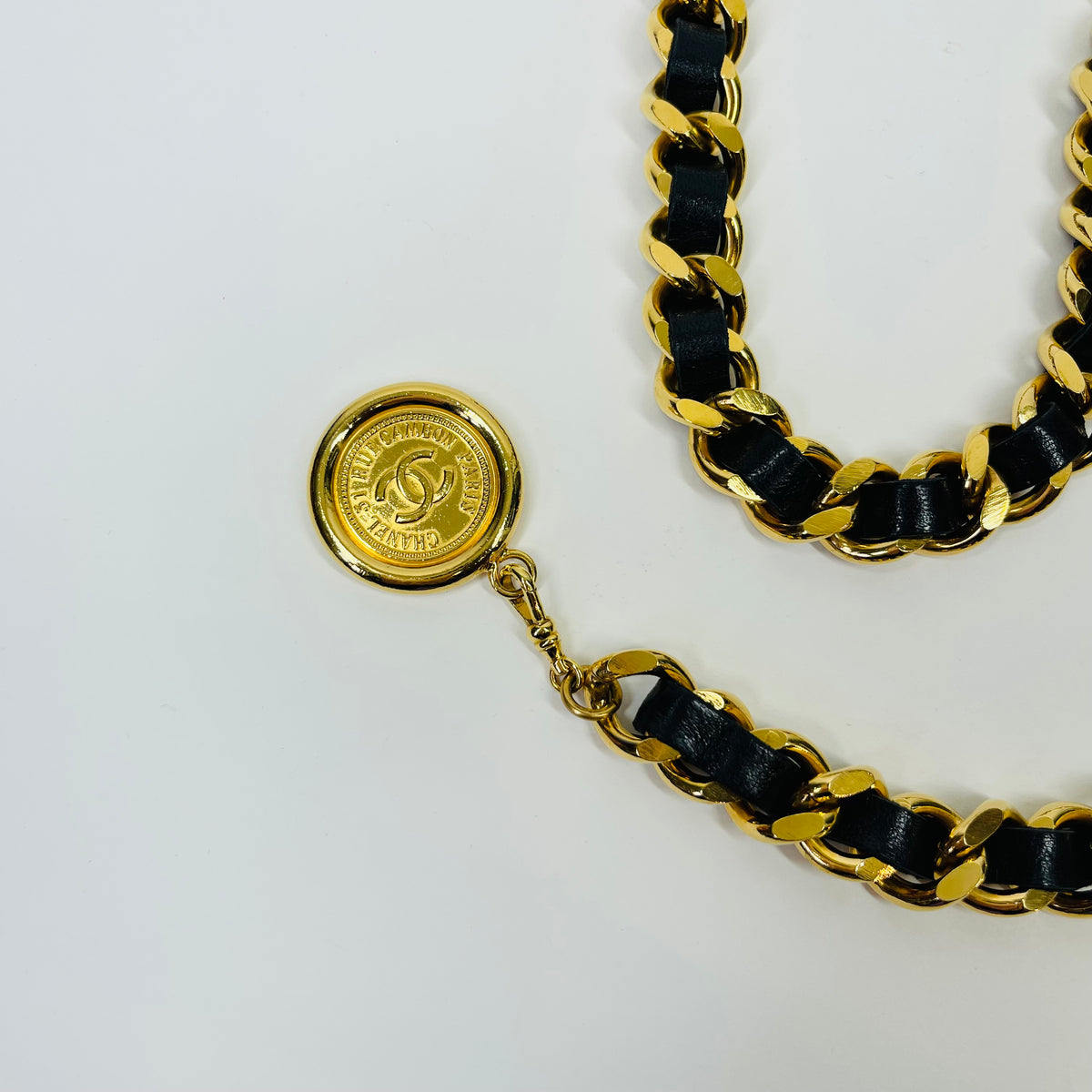 1980s CHANEL BLACK LEATHER GOLD PLATED LOGO BELT
