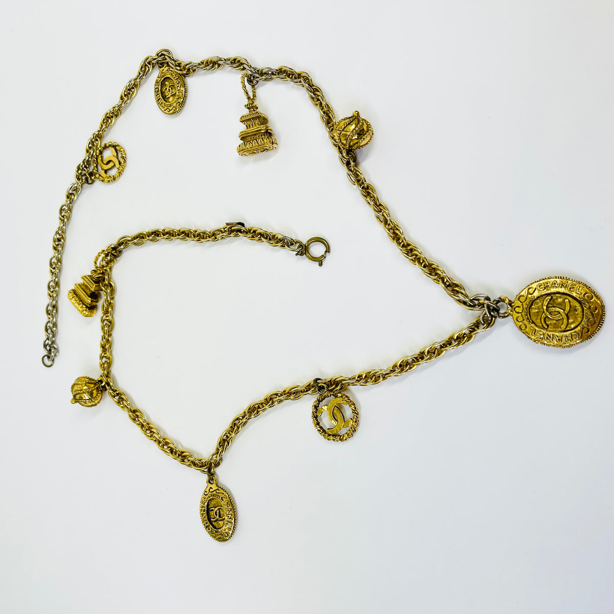 1980s CHANEL LIMITED EDITION GOLD PLATED CHARMS NECKLACE/BELT