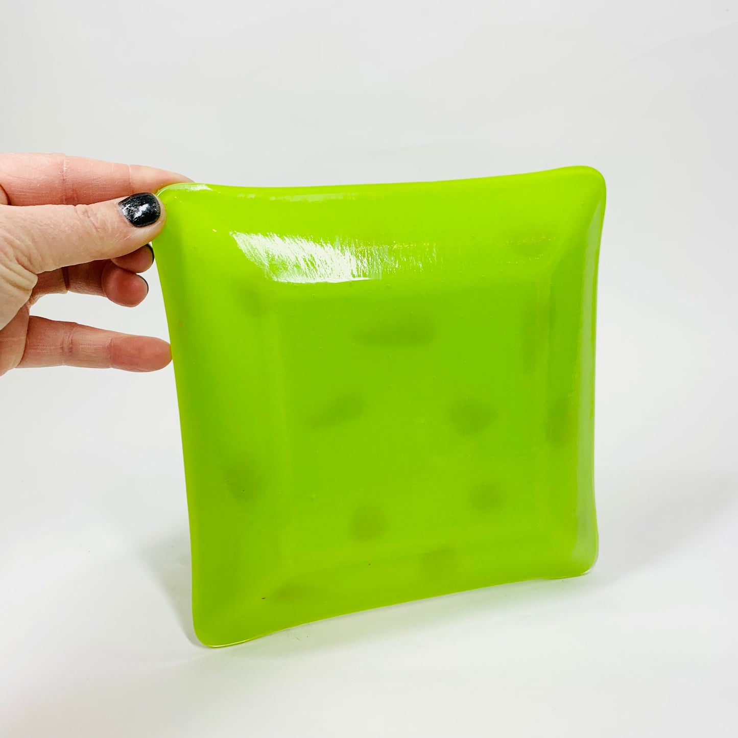 MEMPHIS GREEN GLASS PLATE