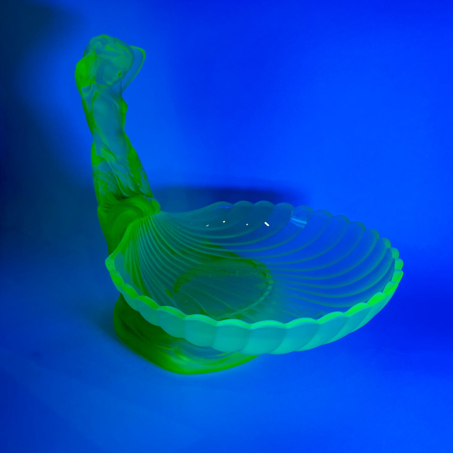 ANTIQUE ART DECO SATIN URANIUM GLASS MERMAID SHELL BOWL