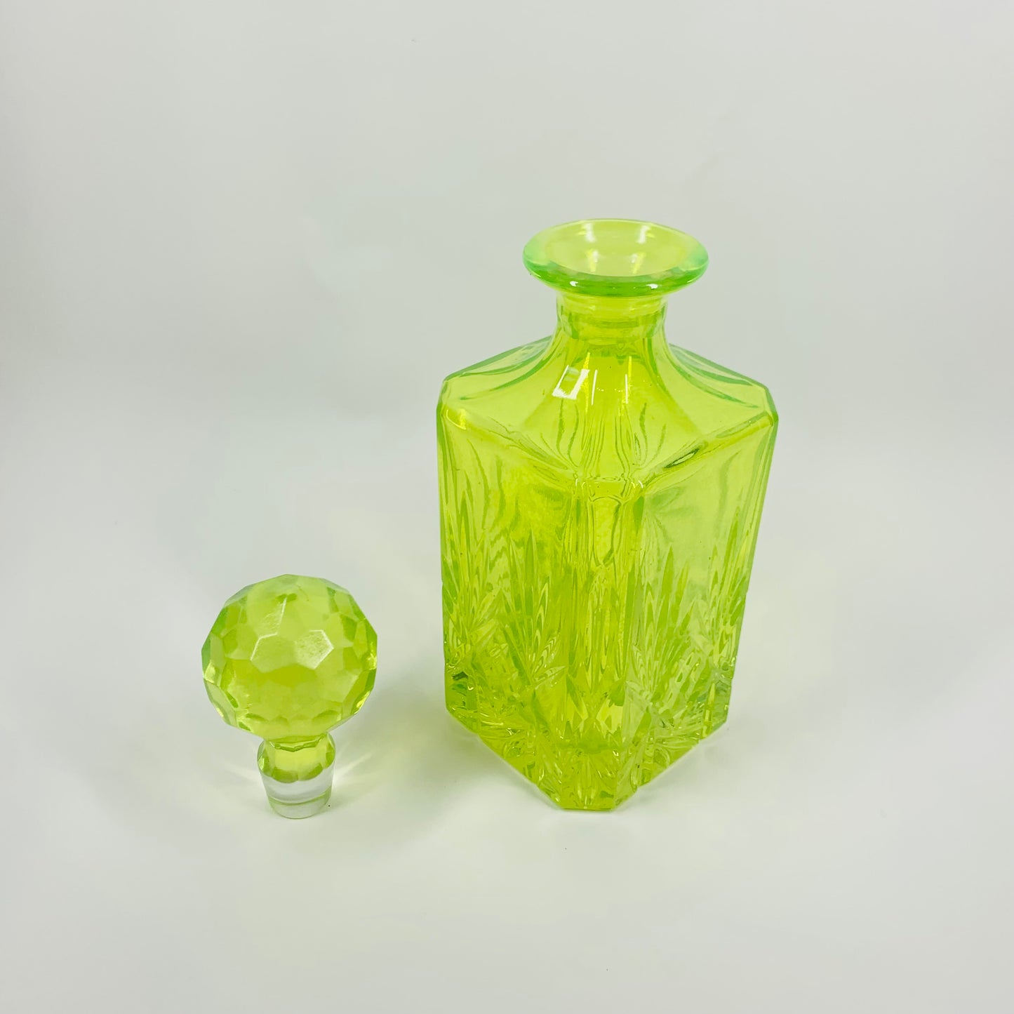 ANTIQUE URANIUM GLASS WHISKEY SET