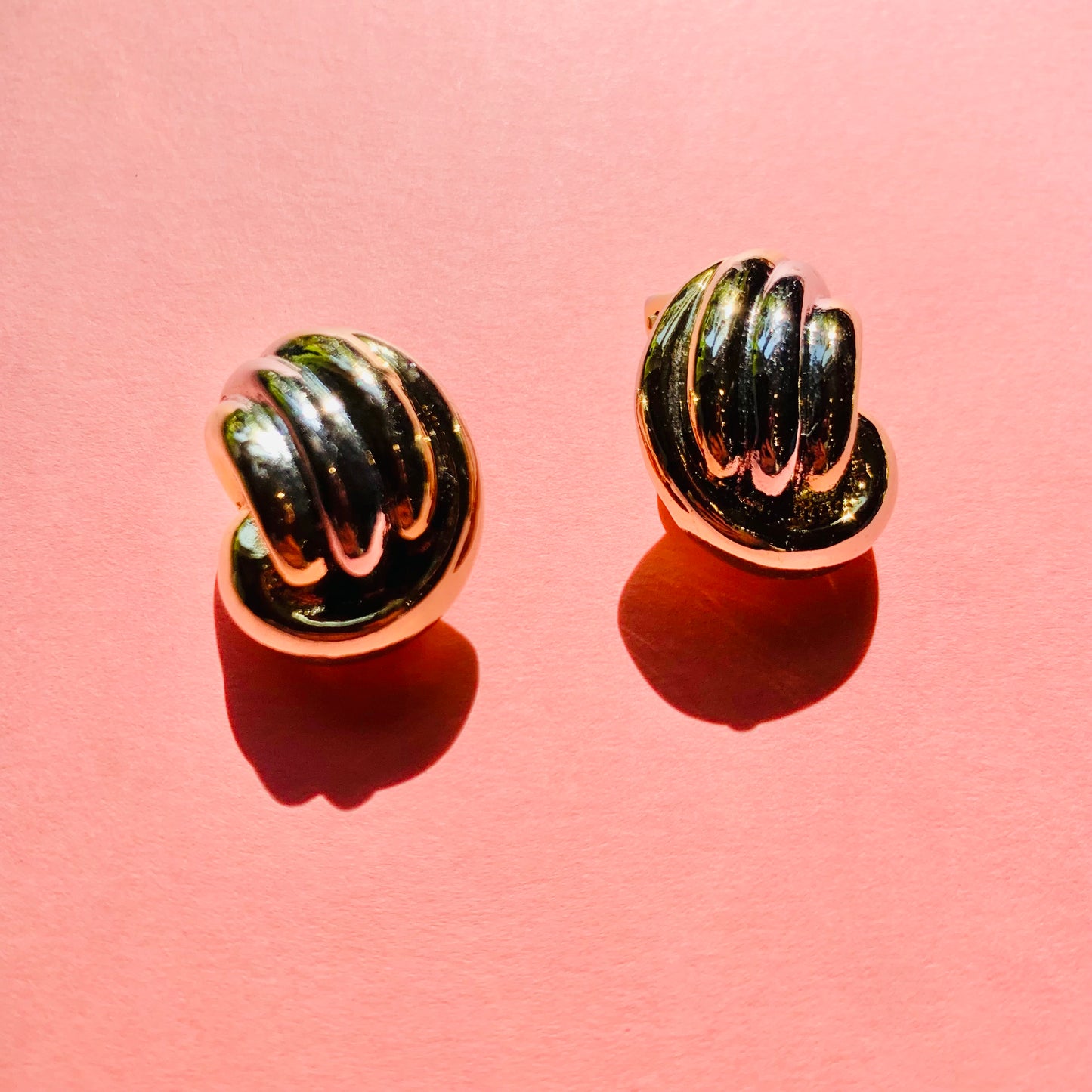 1980s 2 TONE RIBBED KNOT EARRINGS