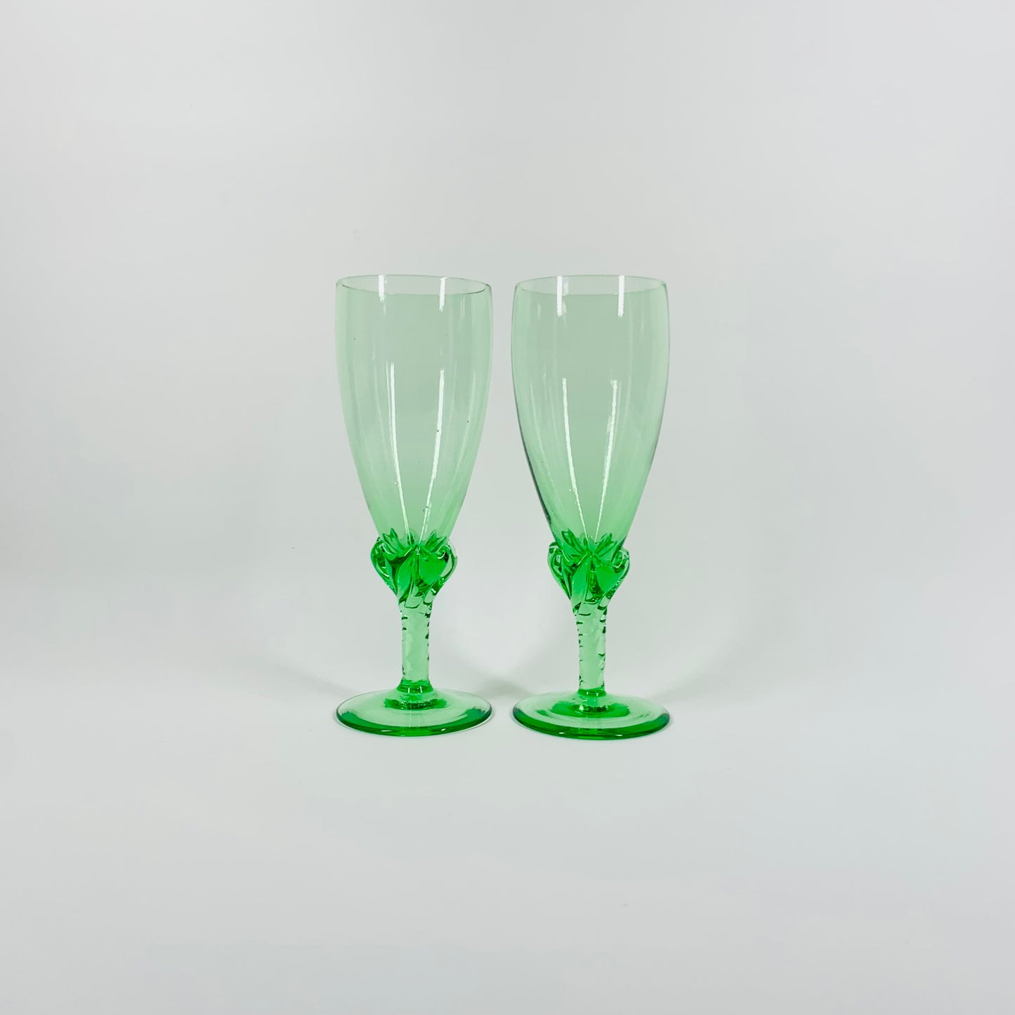 MIDCENTURY GREEN GLASSES TWIST STEM