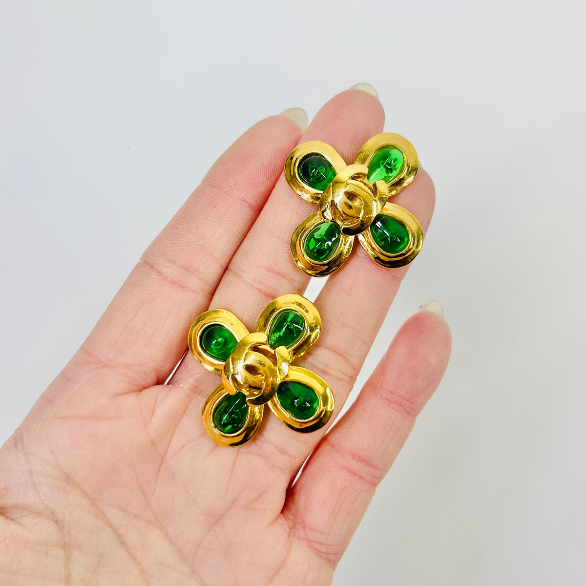 1980s CHANEL GRIPOIX GREEN GLASS FLOWERS CLIP ON EARRINGS
