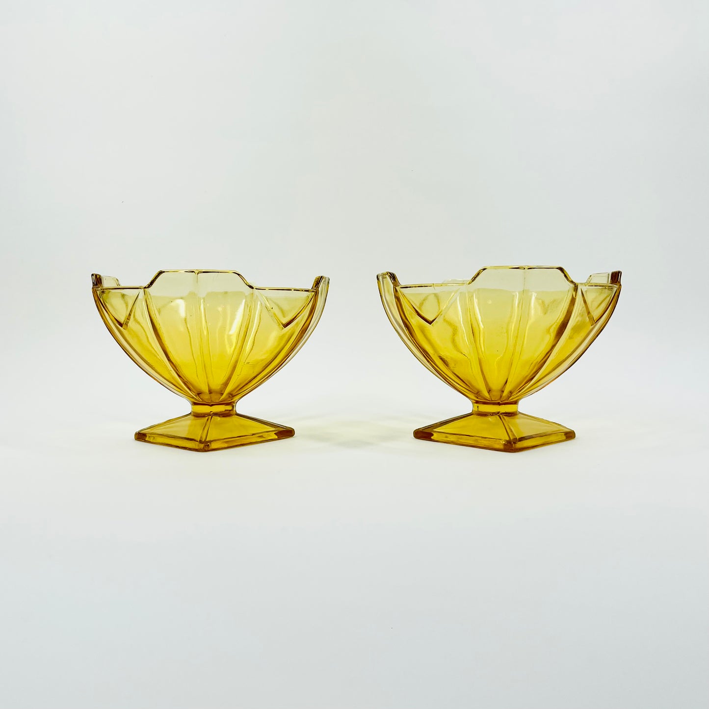 ANTIQUE ART DECO AMBER FOOTED DESSERT BOWLS