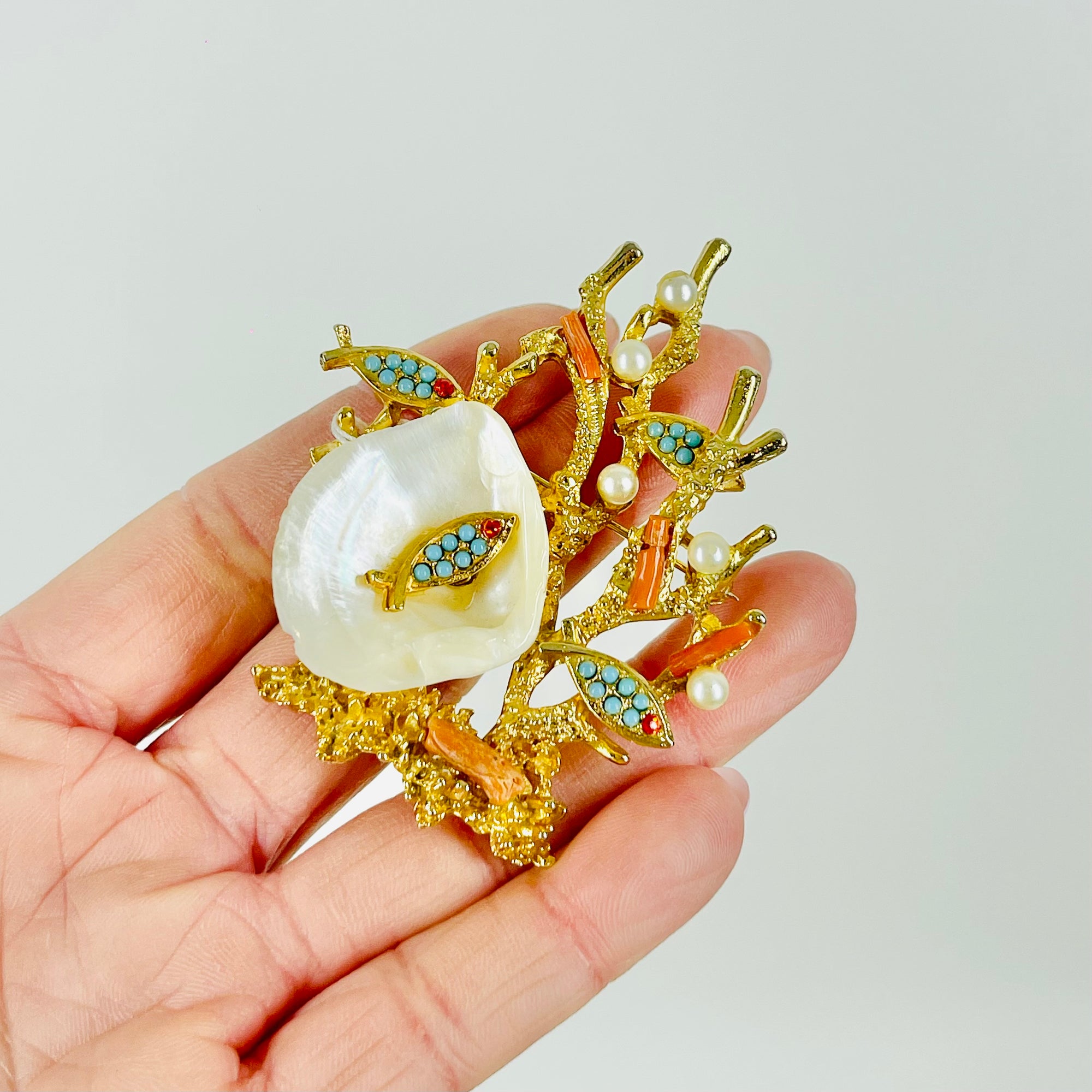 1950s CORAL SEASHELLS EARRINGS BROOCH SUITE