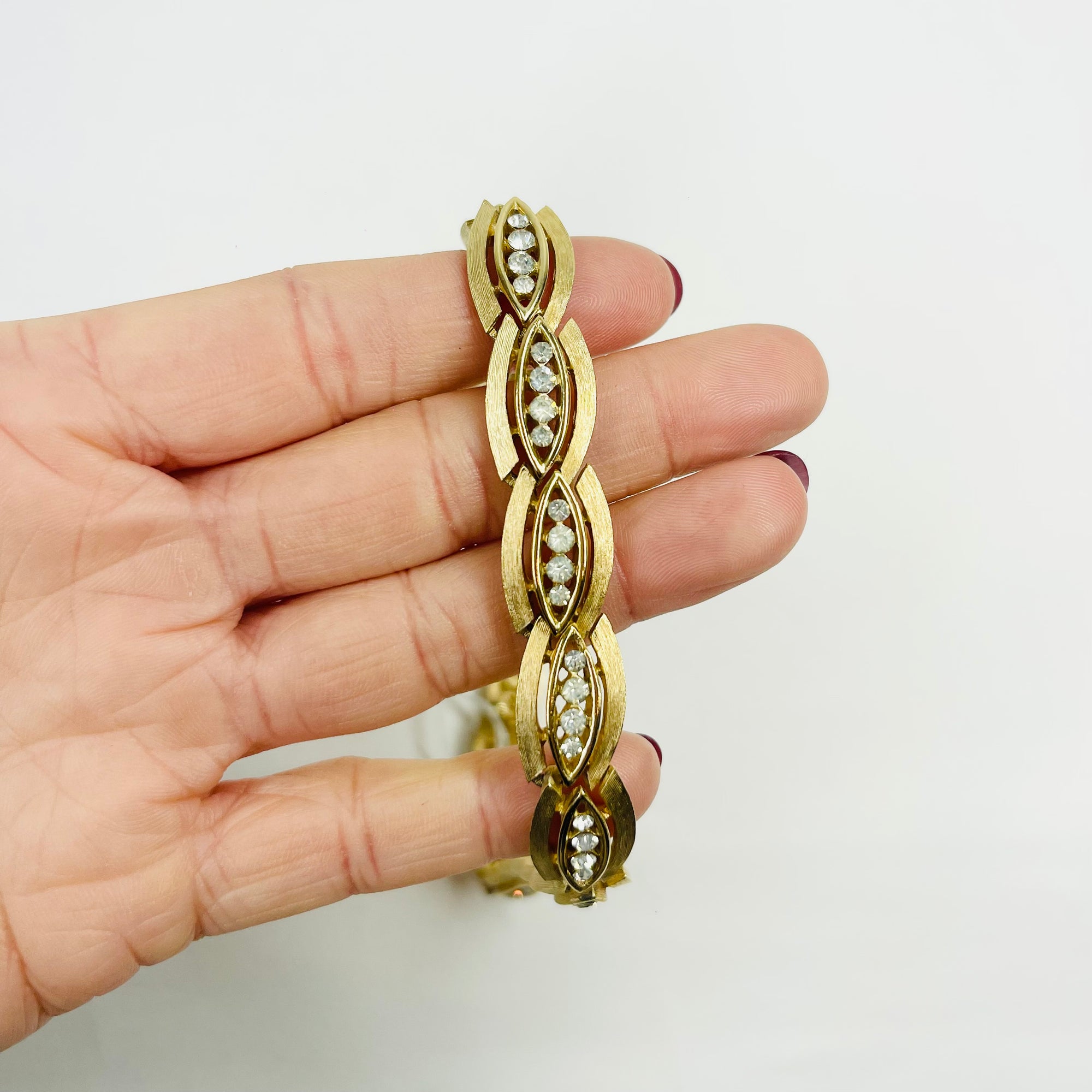 1960s TRIFARI DIAMANTÉ STATEMENT NECKLACE