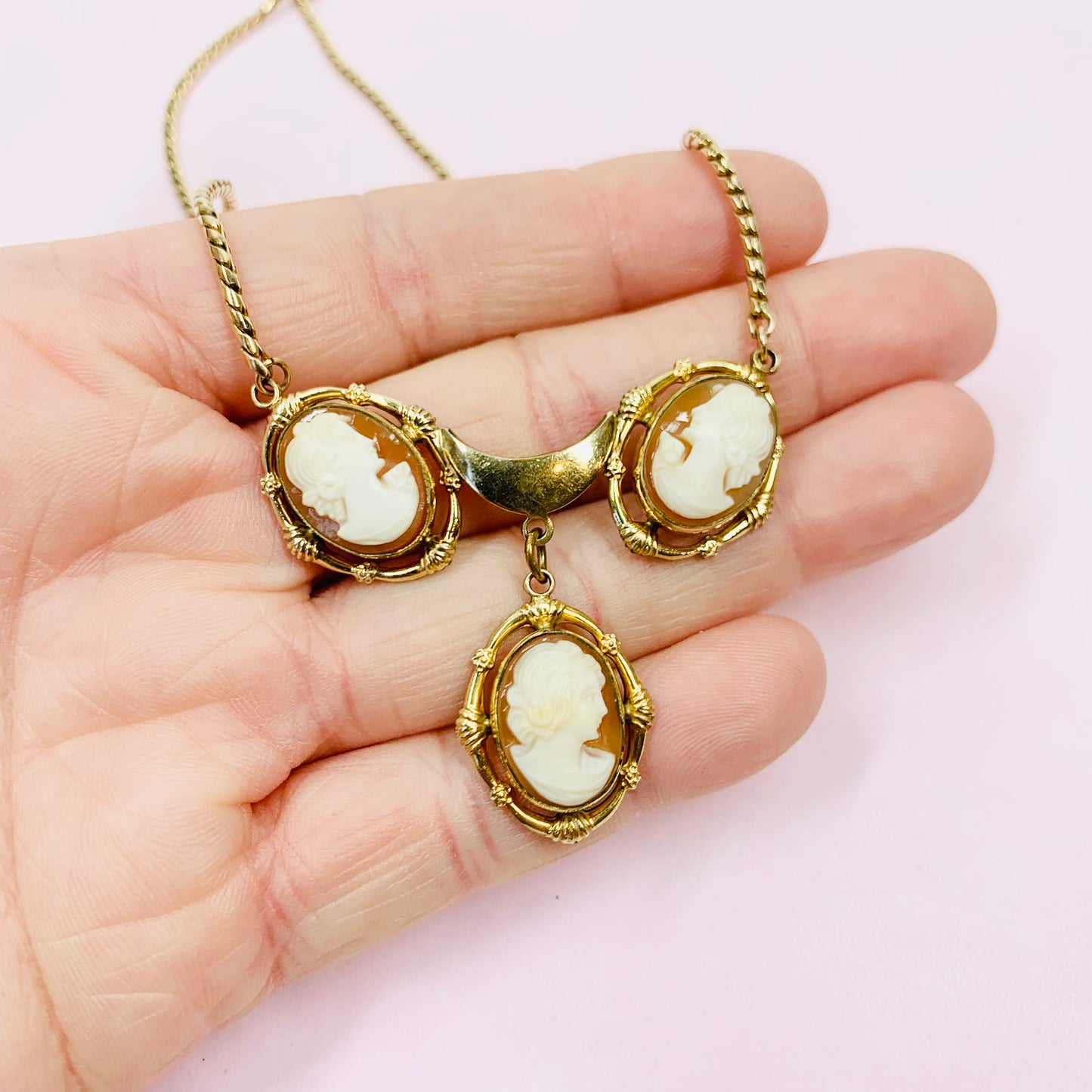 ANTIQUE 9K VICTORIAN CAMEO NECKLACE