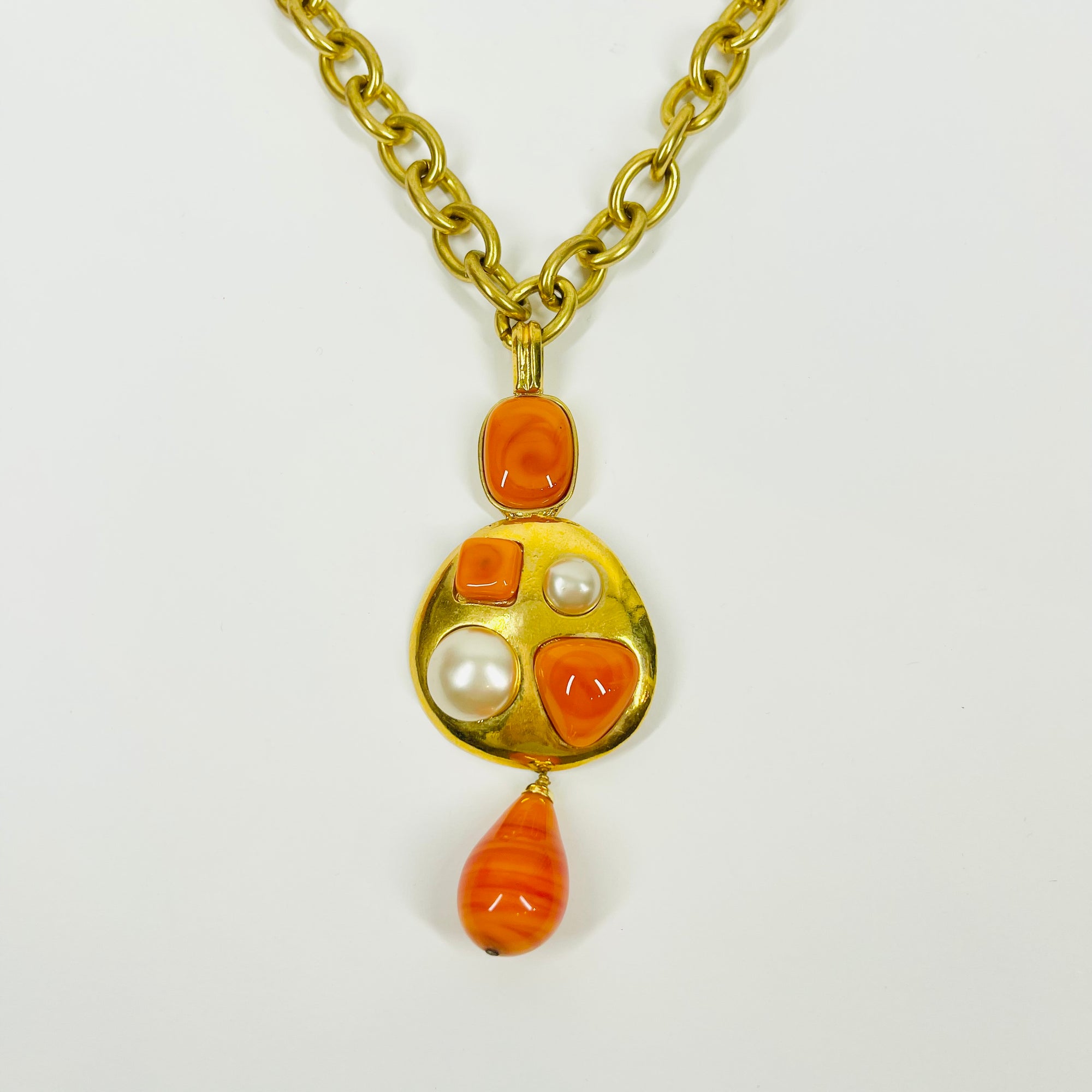 LIMITED EDITION 1993 CHANEL ORANGE PEARL GRIPOIX DROP PENDANT WITH FANCY LINKS NECKLACE