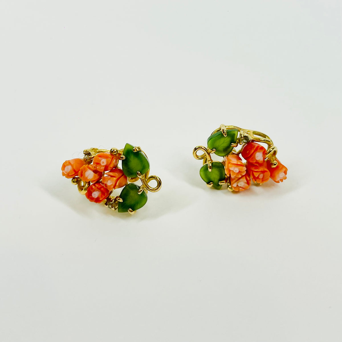 1950s CORAL ROSES &amp; JADE LEAVES NECKLACE SUITE