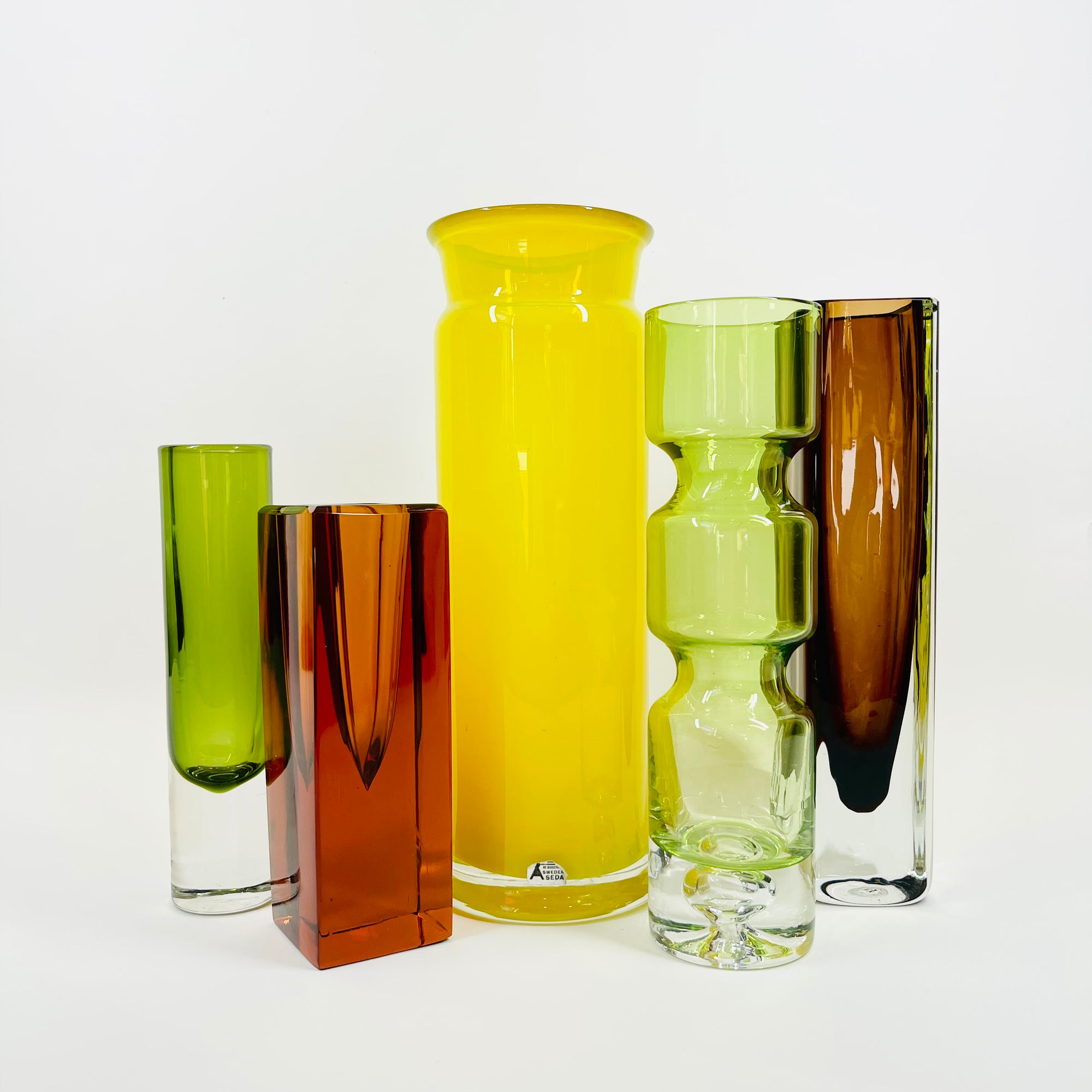 1960s SWEDISH ASEDA LEMON YELLOW SOMMERSO GLASS VASE BY BO BORGSTROM
