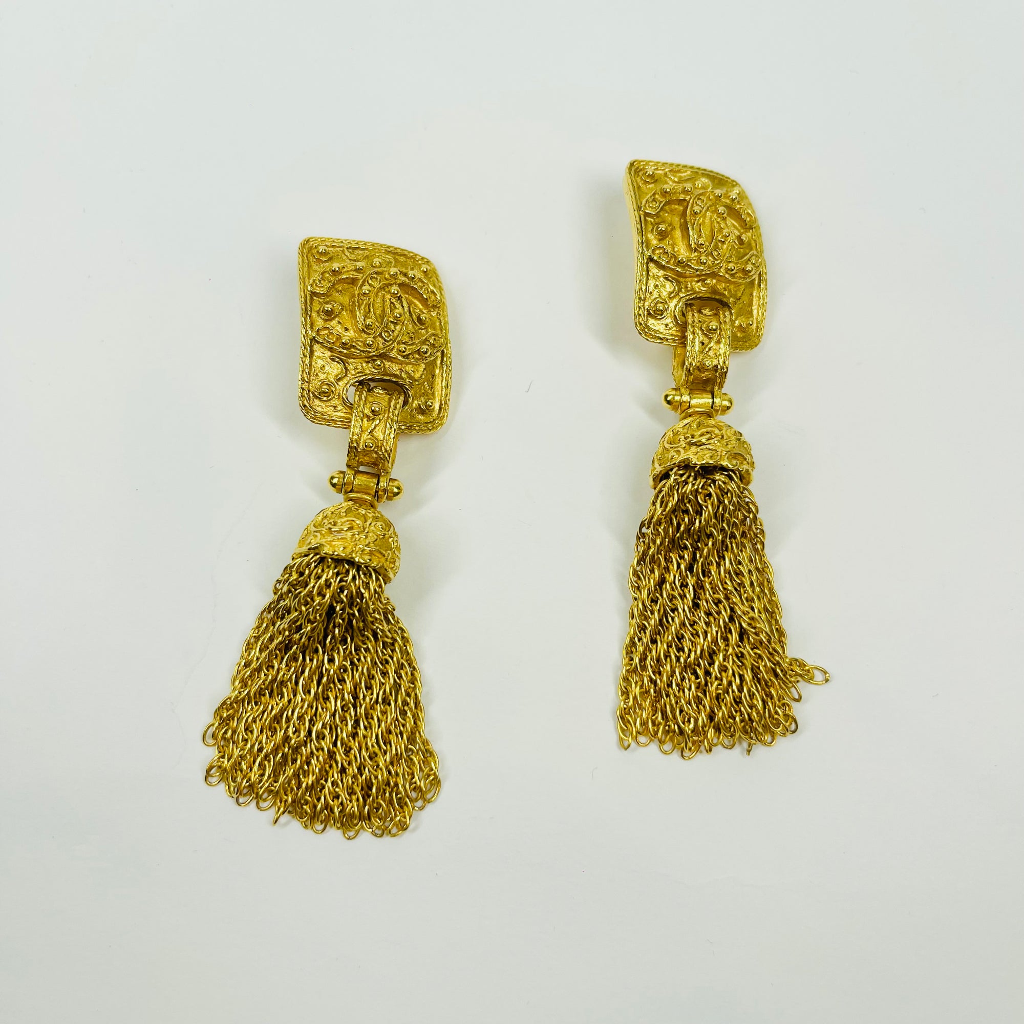1980s CHANEL CC FILIGREE LOGO TASSELS DROP CLIP ON EARRINGS