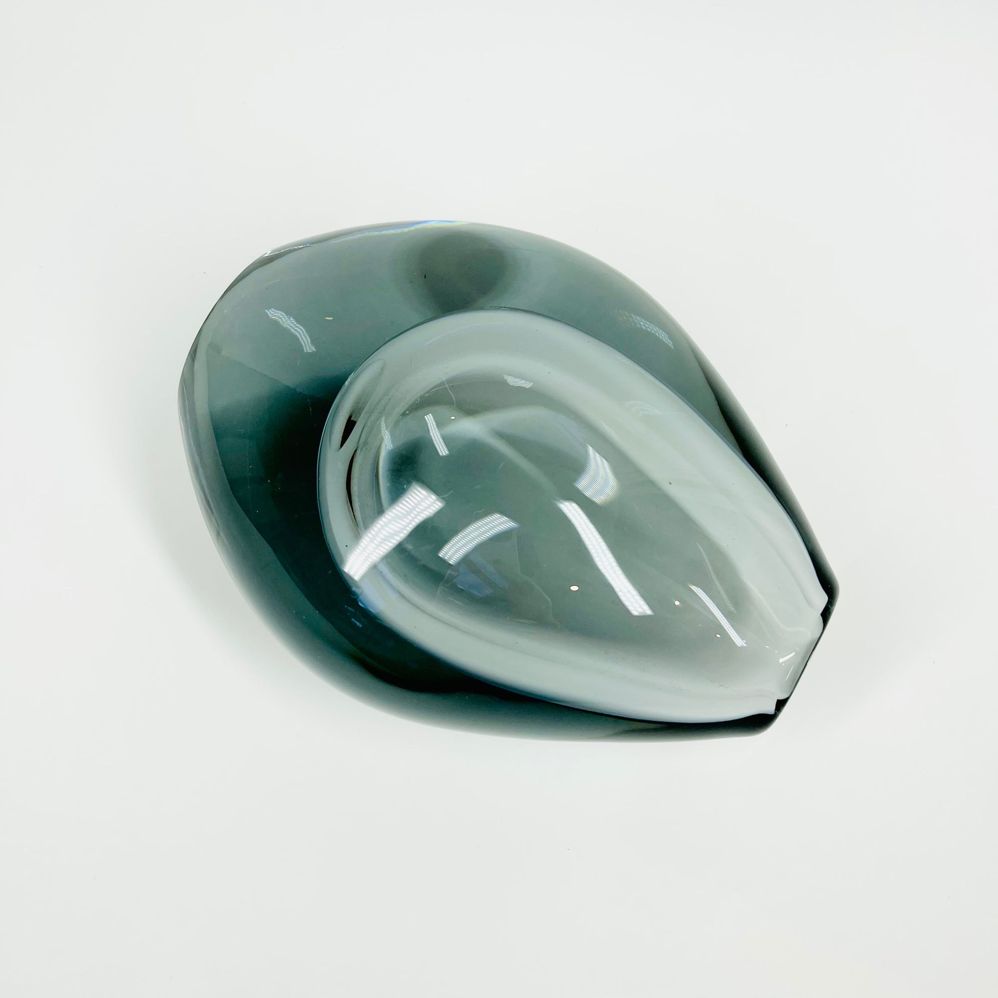 1950s GREY SOMMERSO GLASS VASE BY SVEN PALMQVIST FOR ORREFORS