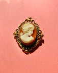 50s COSTUME CAMEO BROOCH LOCKET WITH FILIGREE BORDER