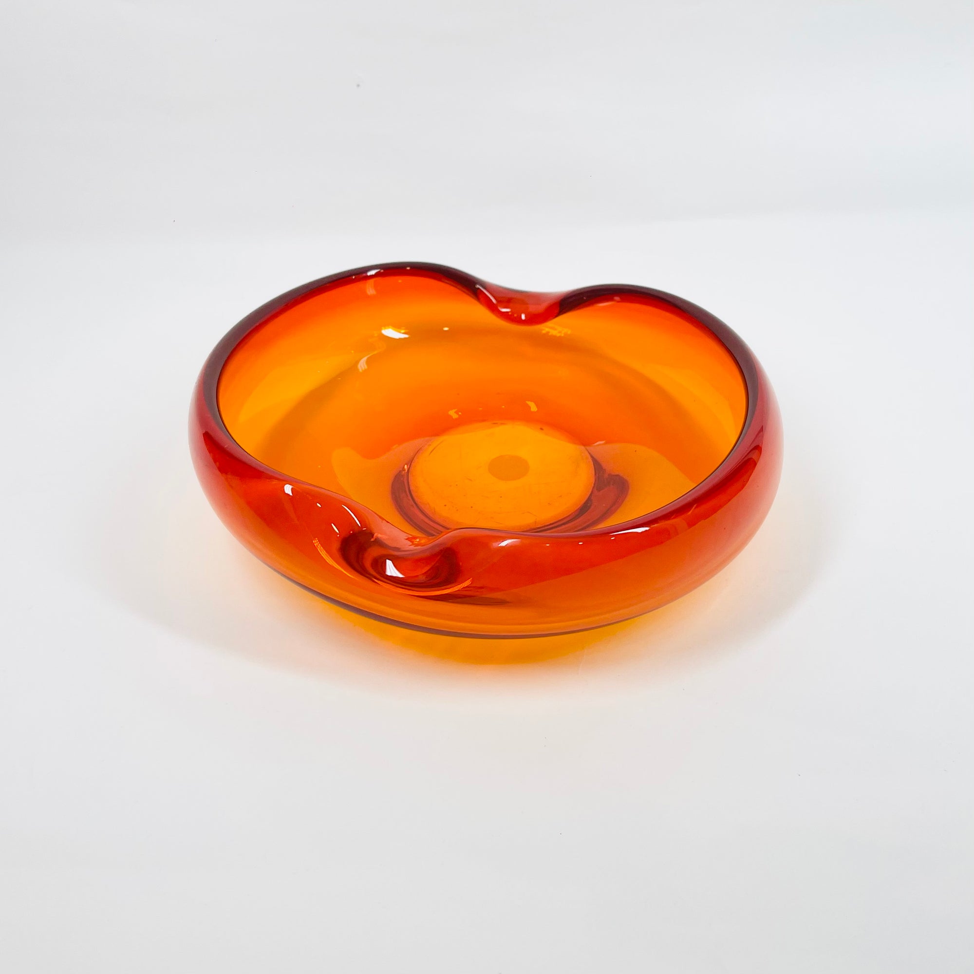 1970s JAPANESE MANDARIN/ORANGE SOMMERSO GLASS PINCHED BOWL