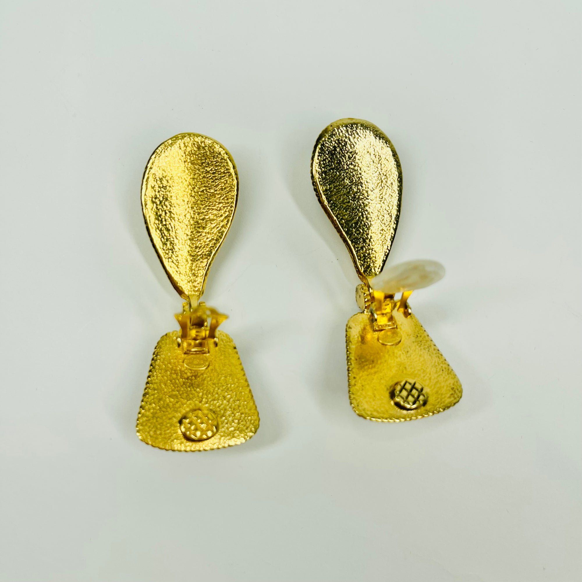 1997 CHANEL GRIPOIX RED &amp; YELLOW GREEN CC LOGO DROP CLIP ON EARRINGS