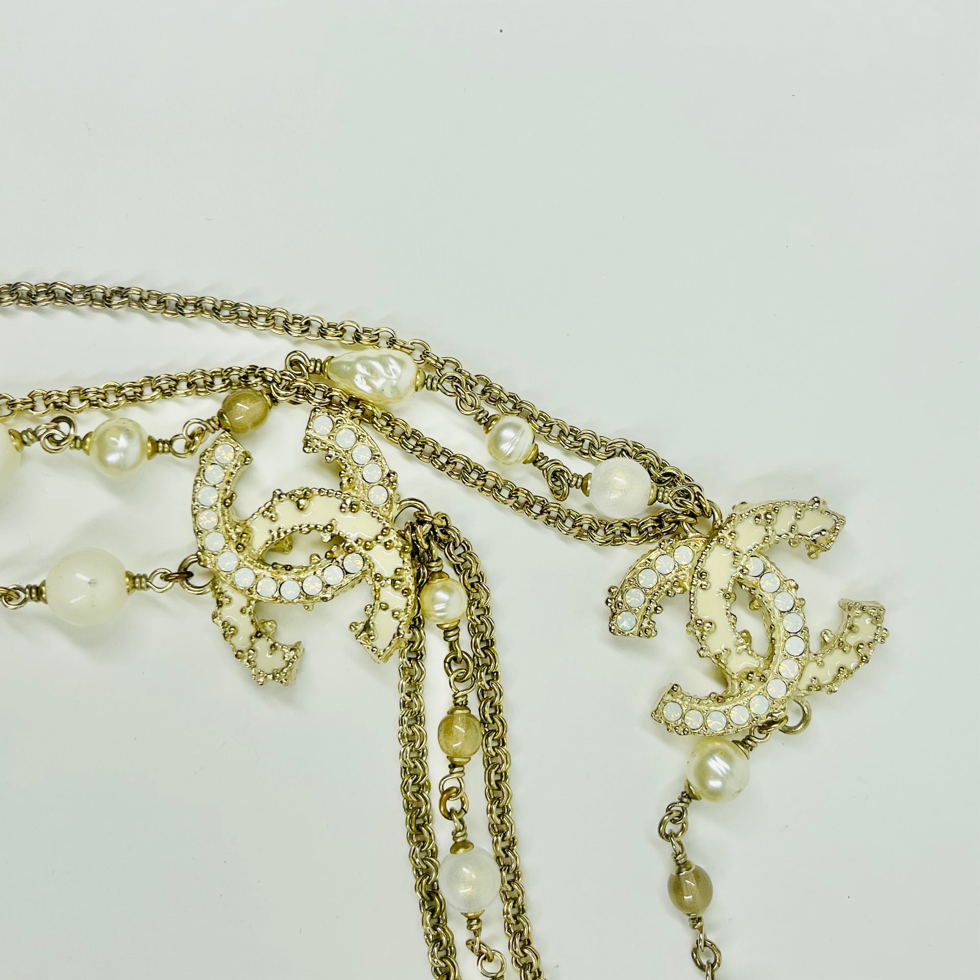 2012 CHANEL MULTISTRANDS COSTUME BEADS PEARL NECKLACE WITH ENAMEL CC LOGO