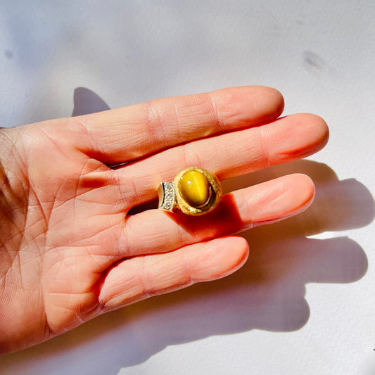 1960s MODERNIST 14K GOLD CATSEYE DIAMOND RING