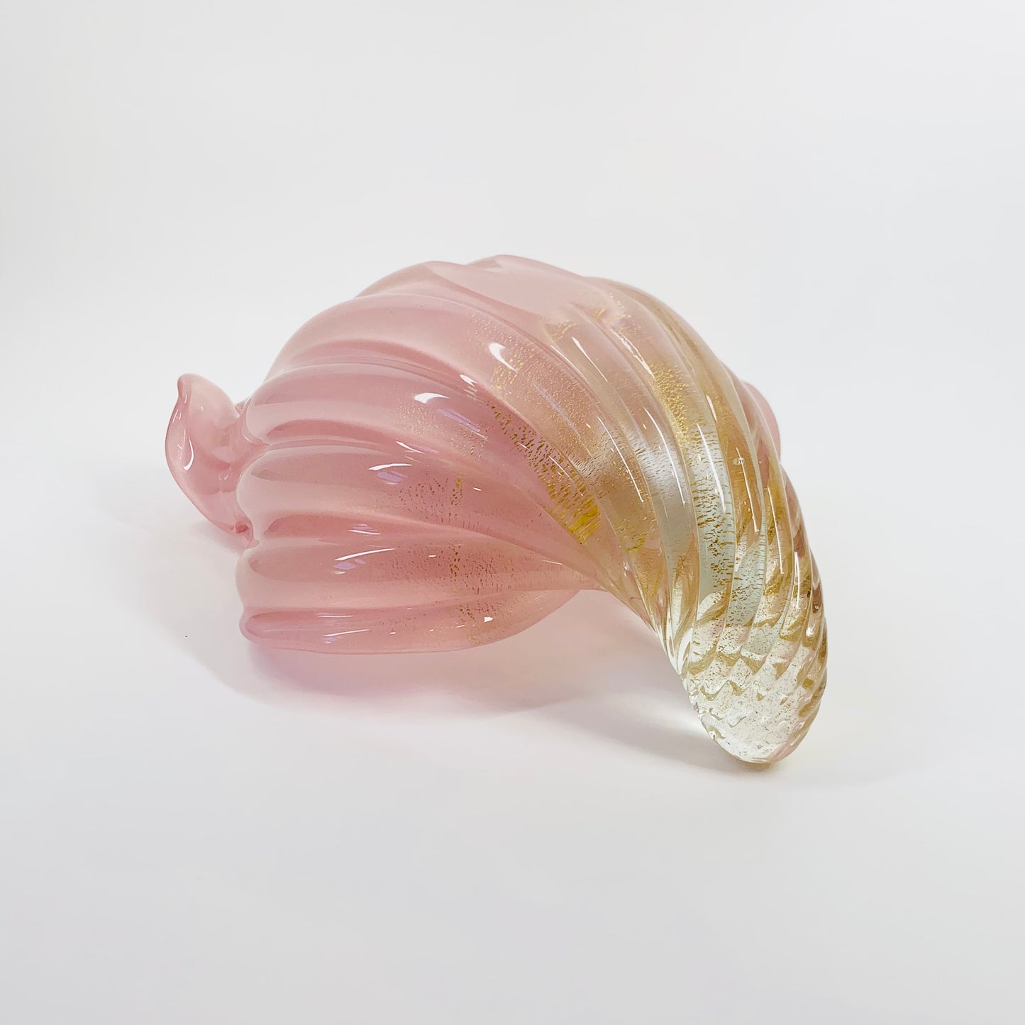 ANTIQUE PINK MURANO OPALESCENT GLASS SHELL BOWL WITH GOLD AVENTURINE