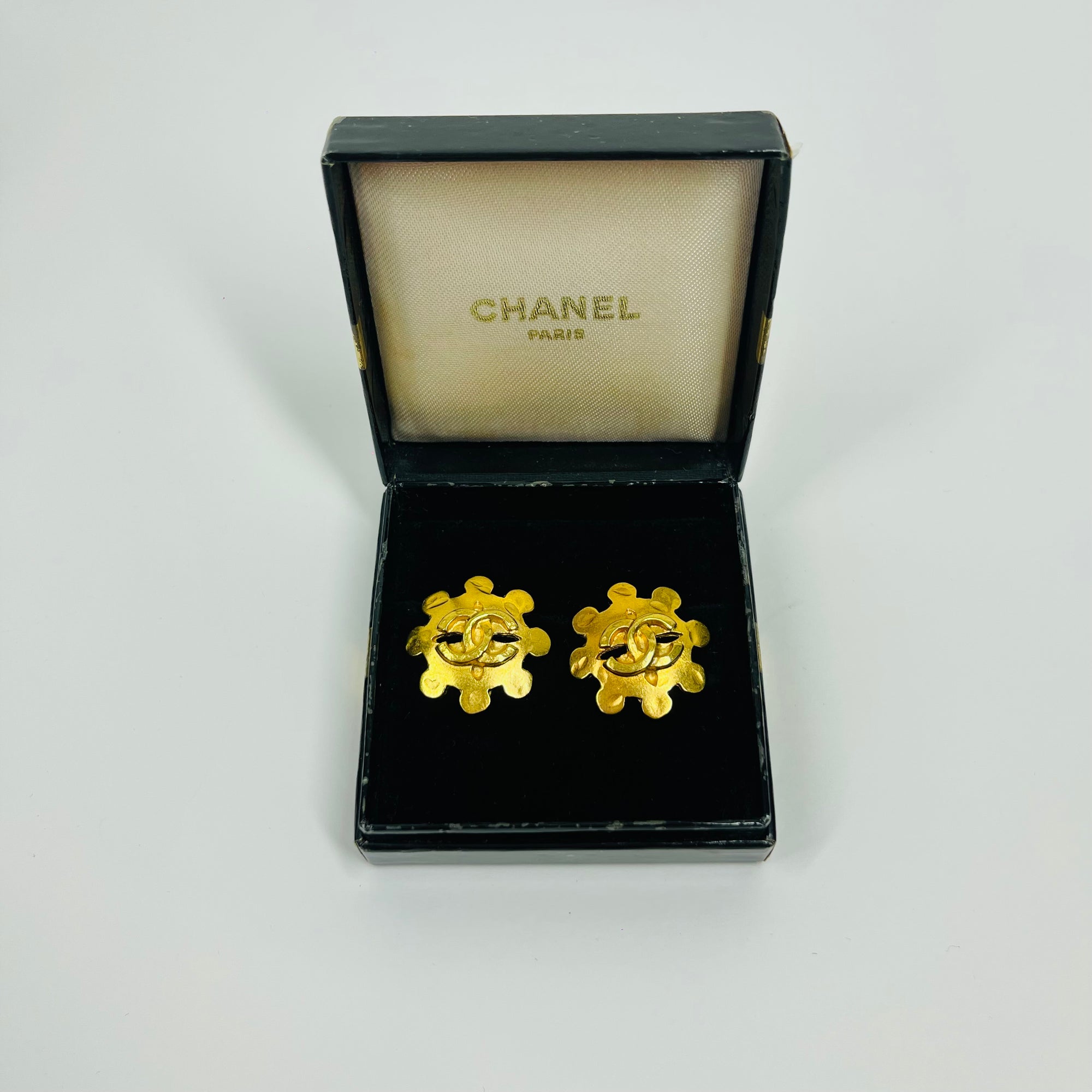 1994 CHANEL CC FILIGREE FLOWER GOLD LOGO BUTTON CLIP ON EARRINGS