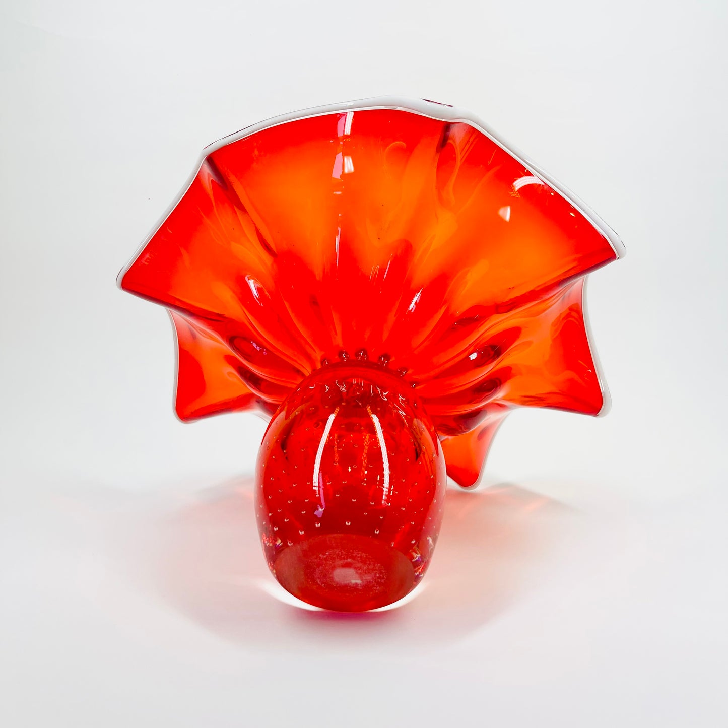 1970s JAPANESE ORANGE RED OMBRE RUFFLE RIM BOWL WITH PAPERWEIGHT BASE