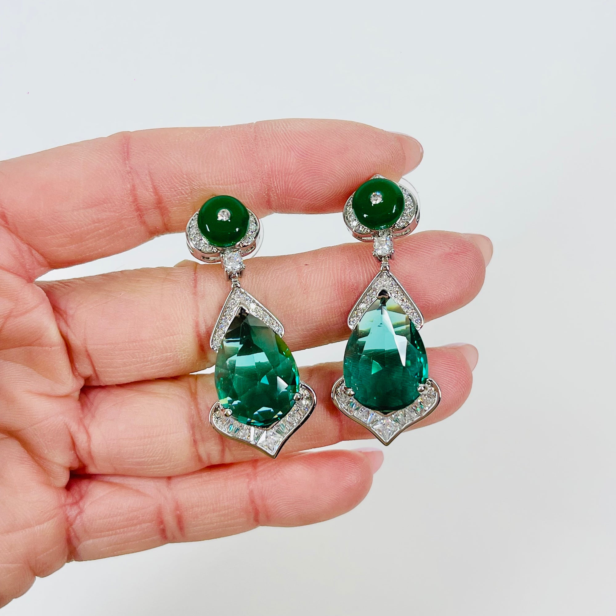VINTAGE ART DECO STYLE GP COSTUME GREEN DIAMONTE DROP PIERCED EARRINGS