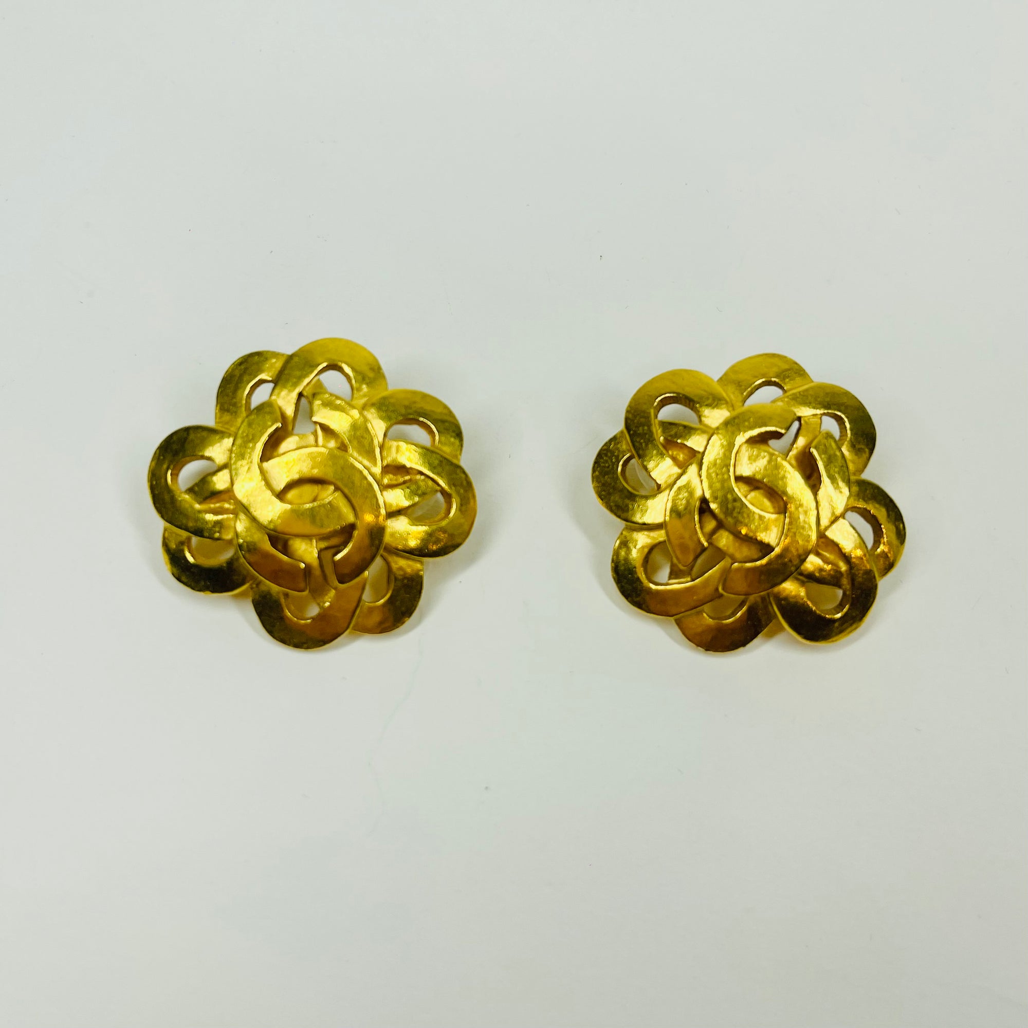 1997 CHANEL CC LOGO LARGE CAMILLA BUTTON CLIP ON EARRINGS
