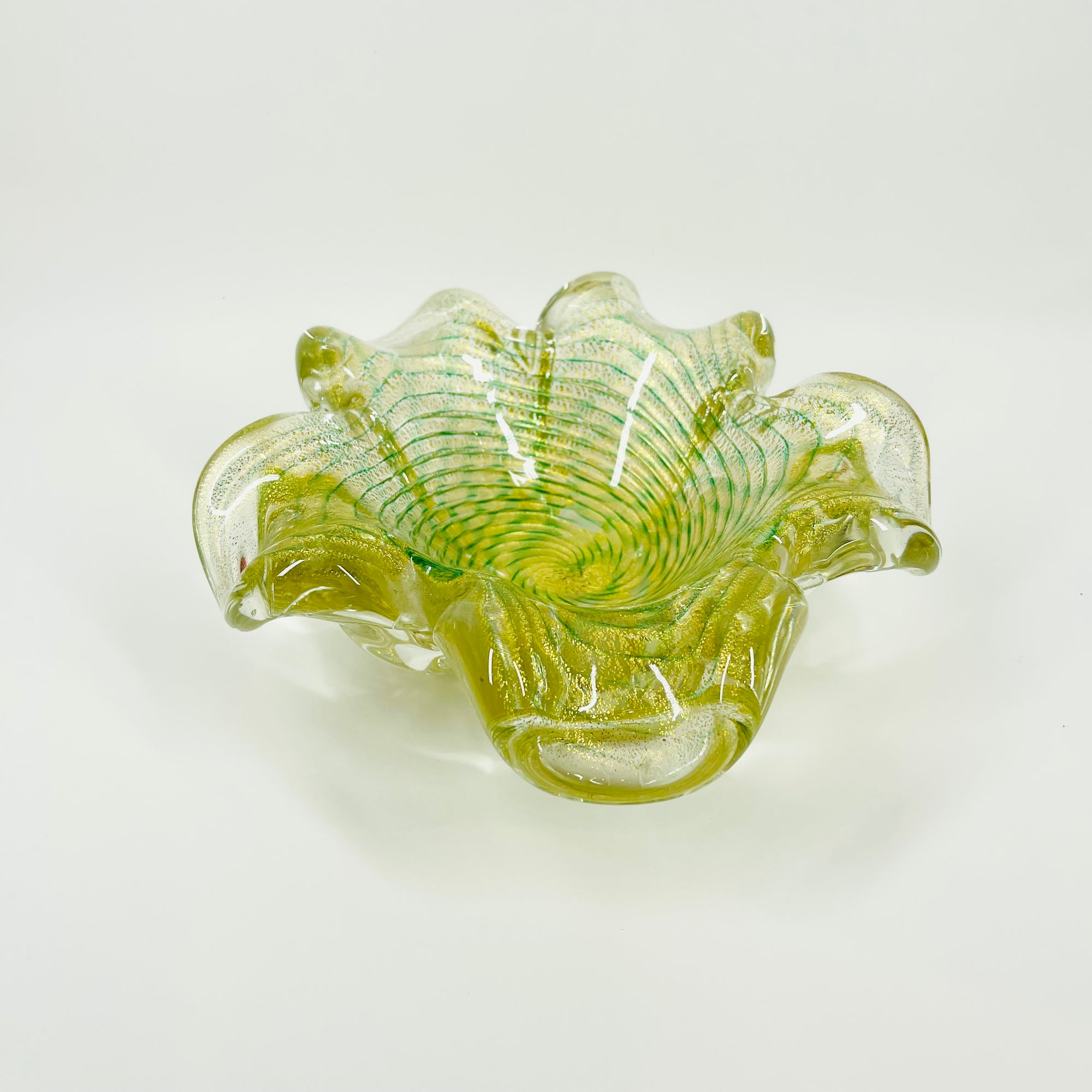 1940s MURANO BAROVIER GOLD AVENTURRINE LATTICINO SOMMERSO GLASS FLOWER PINCHED BOWL