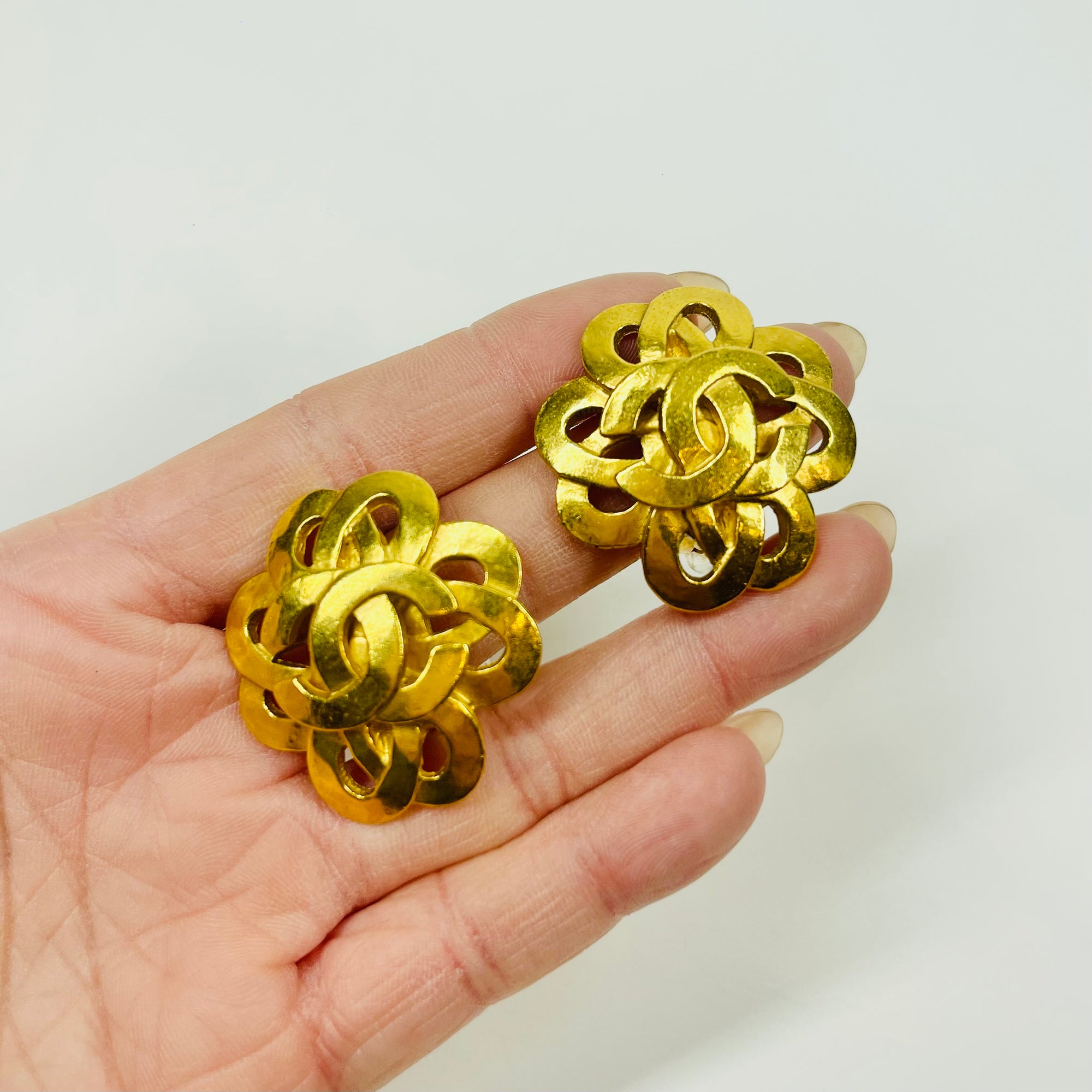 1997 CHANEL CC LOGO LARGE CAMILLA BUTTON CLIP ON EARRINGS