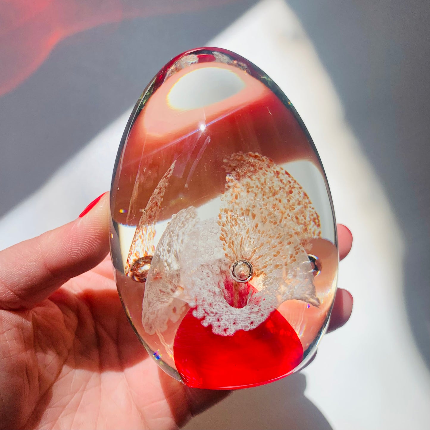 1980s RED WHITE FLOWER ART GLASS PAPERWEIGHT