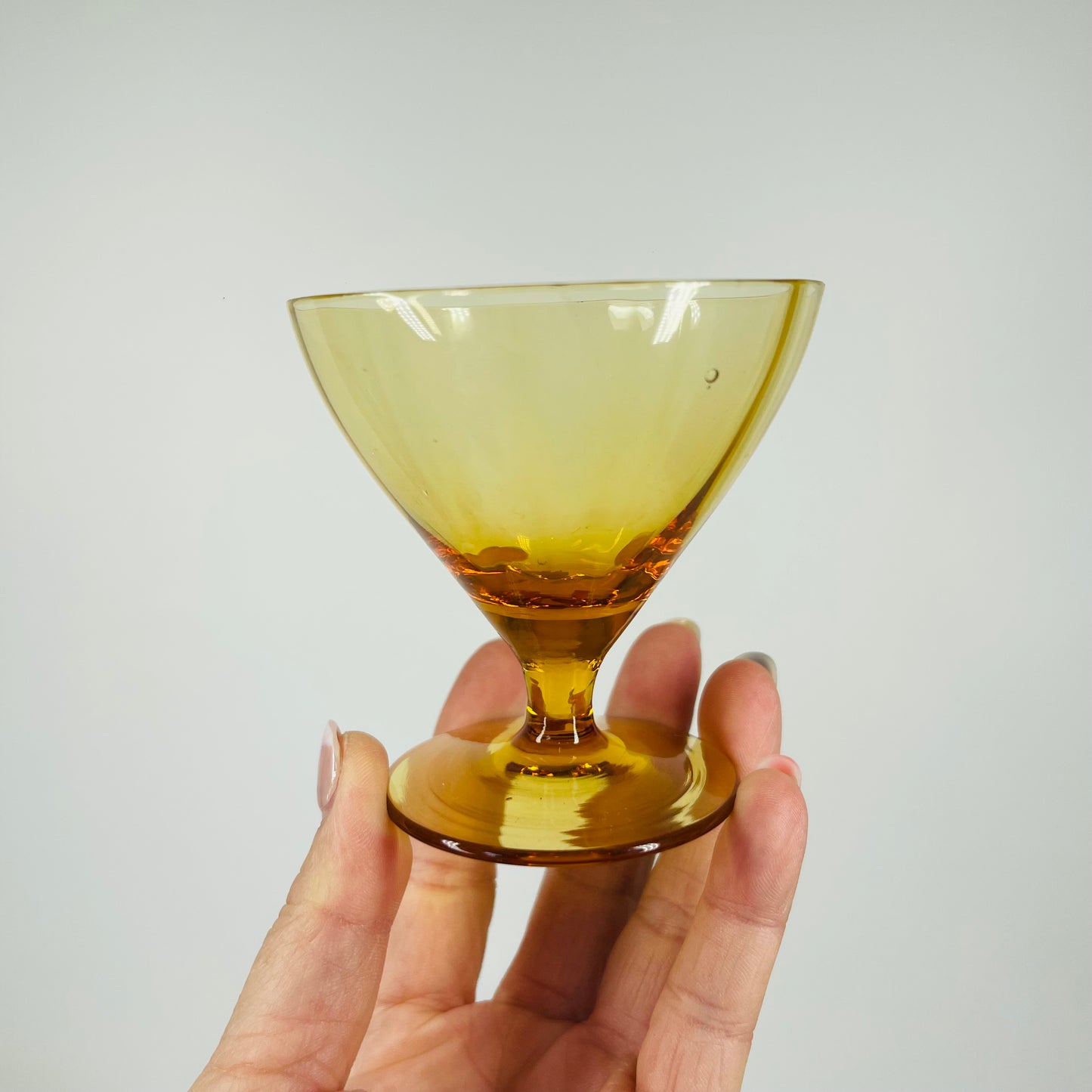 1950s AMBER SHORT STEM MINI COCKTAIL/LIQUEUR GLASSES