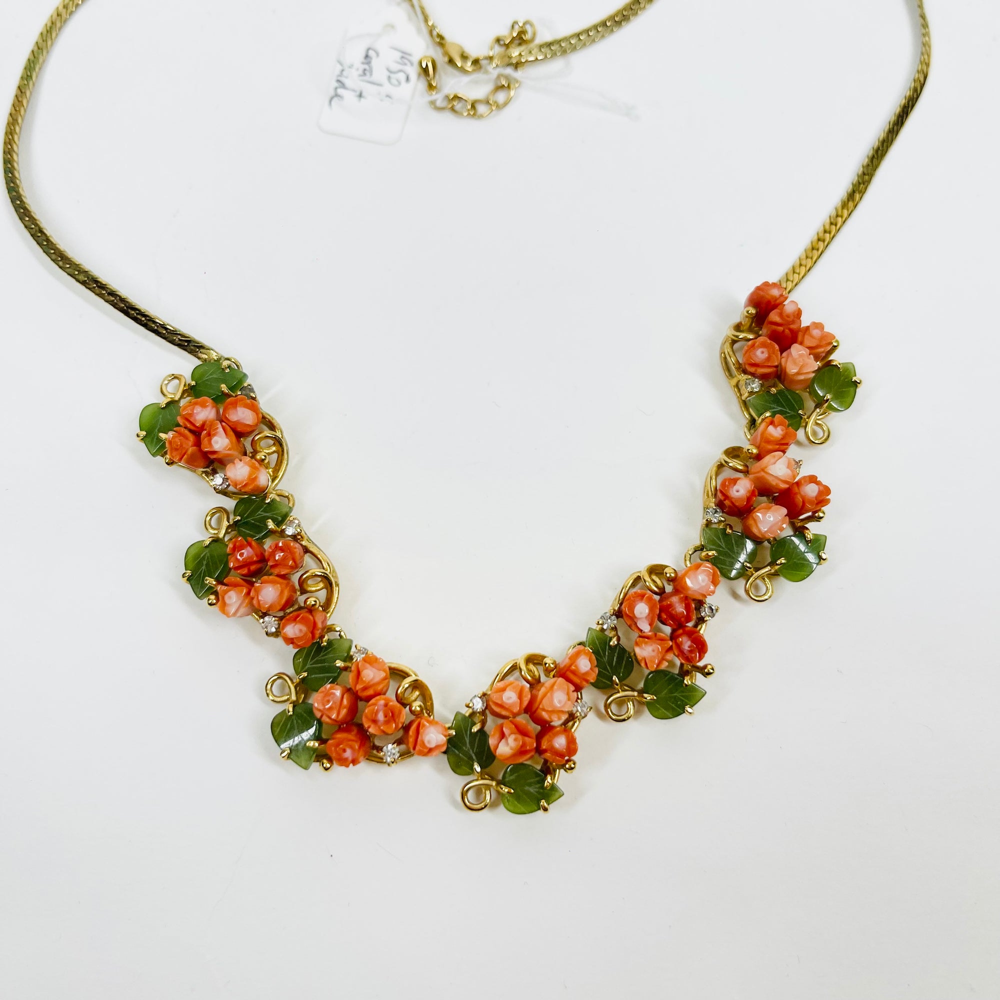 1950s CORAL ROSES &amp; JADE LEAVES NECKLACE