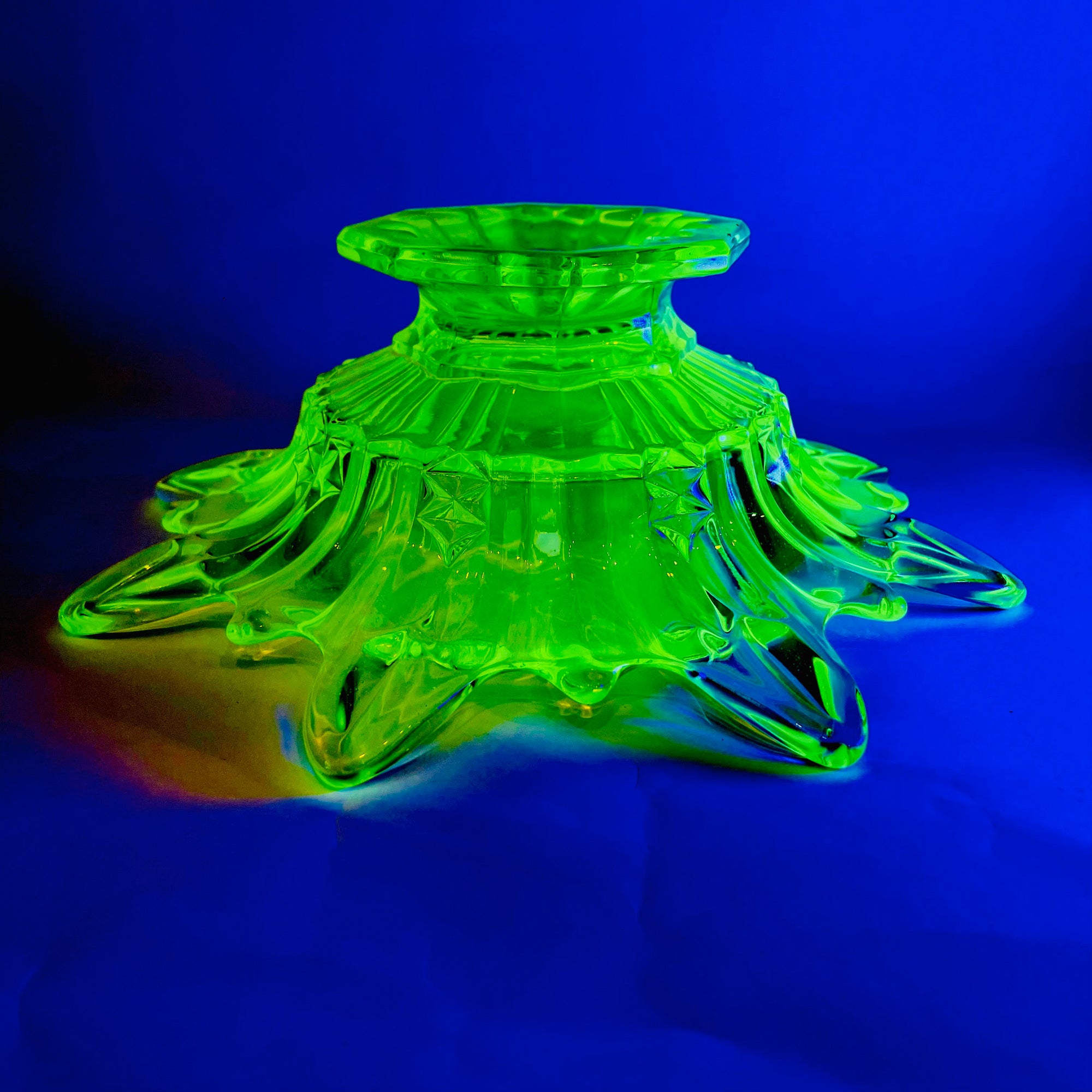 STARBURST URANIUM GLASS BOWL
